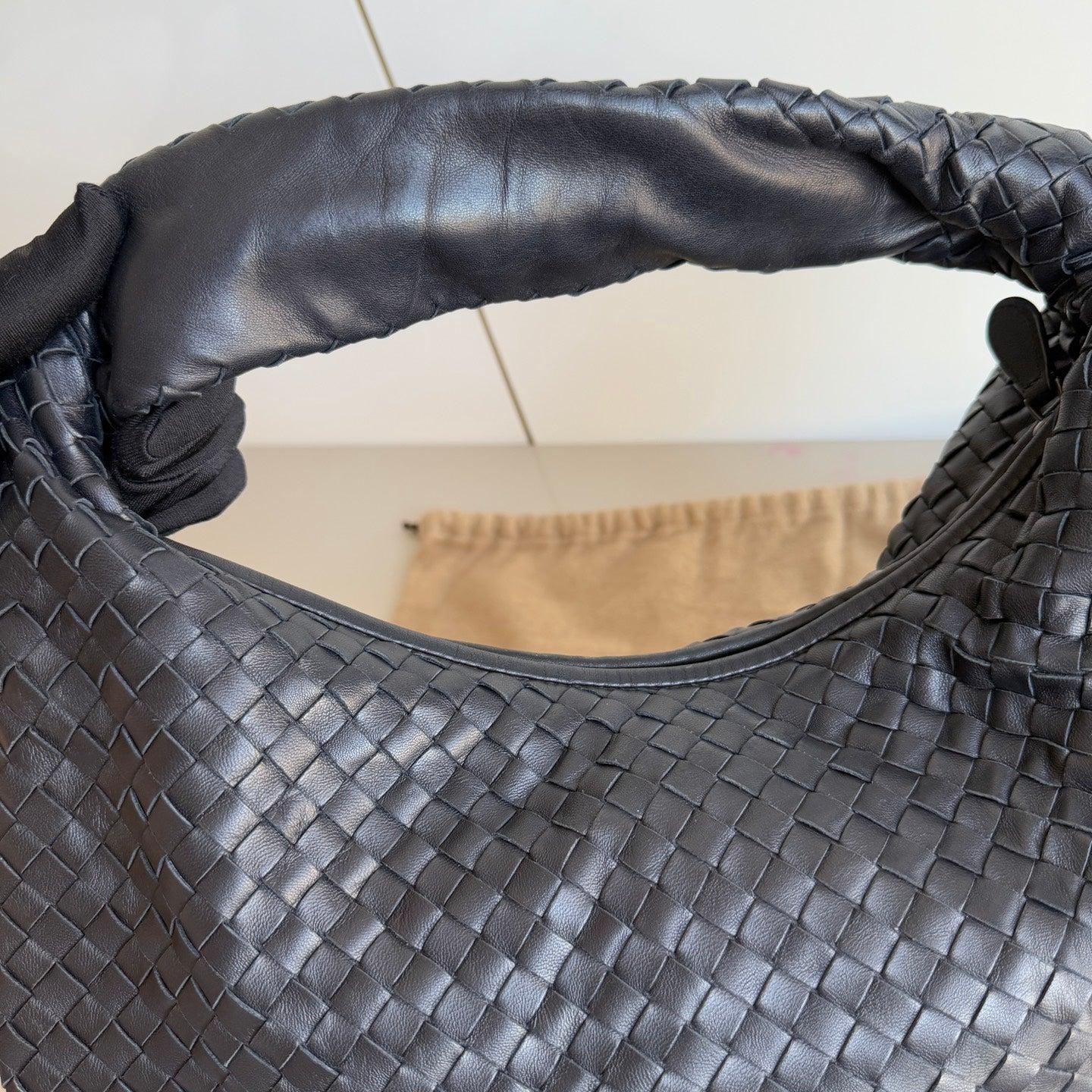 Bottega Veneta Veneta Bolso Hobo Intrecciato Grande Piel de cordero negra 48cm 5