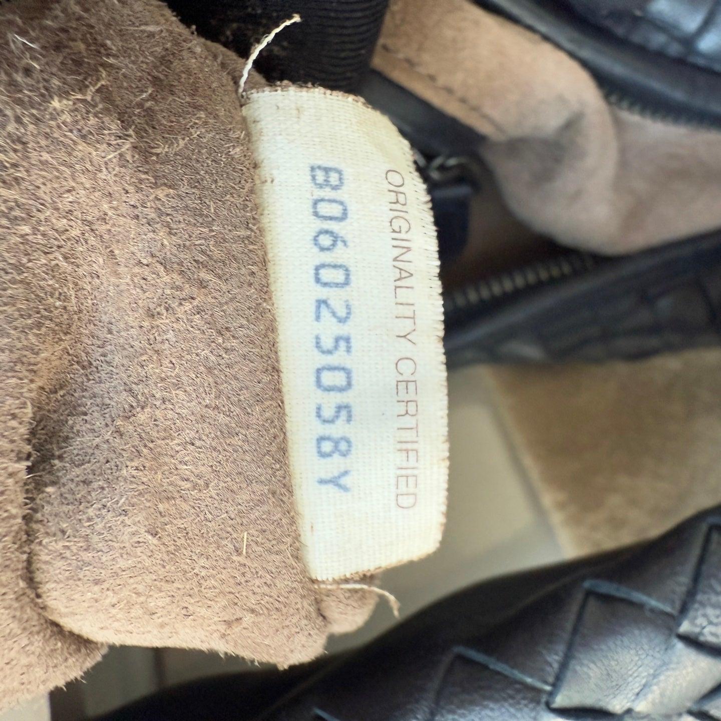 Bottega Veneta Veneta Bolso Hobo Intrecciato Grande Piel de cordero negra 48cm 7