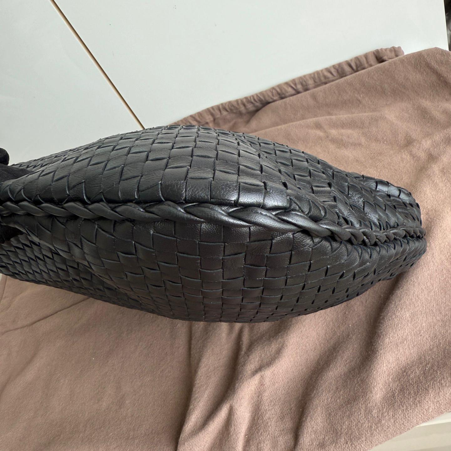 Bottega Veneta Veneta Bolso Hobo Intrecciato Grande Piel de cordero negra 48cm en venta 7