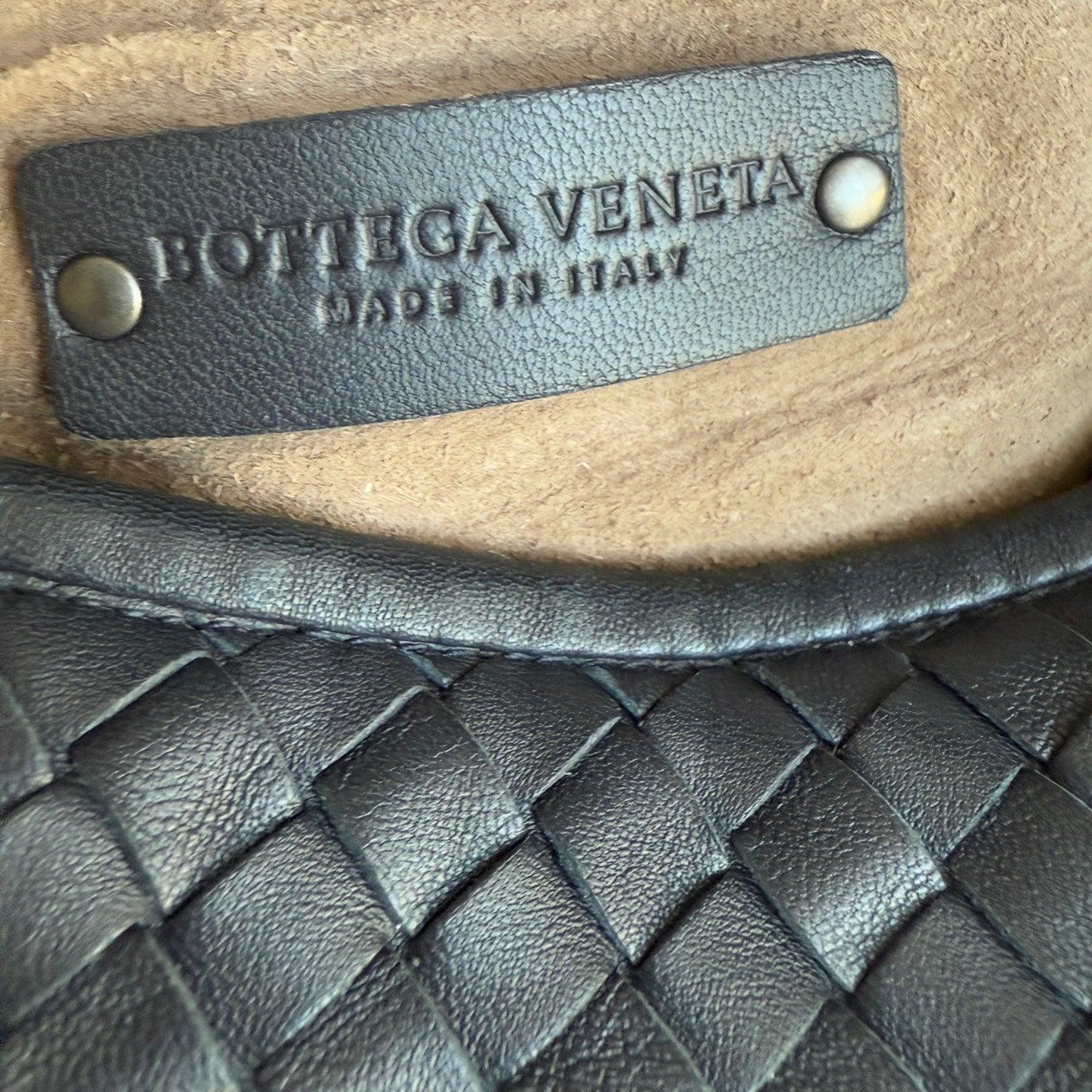 Bottega Veneta Veneta Bolso Hobo Intrecciato Grande Piel de cordero negra 48cm 9