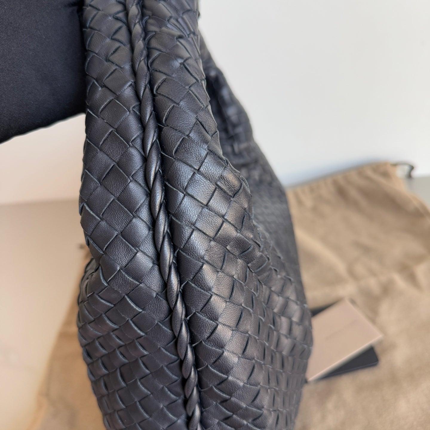 Bottega Veneta Veneta Bolso Hobo Intrecciato Grande Piel de cordero negra 48cm 2