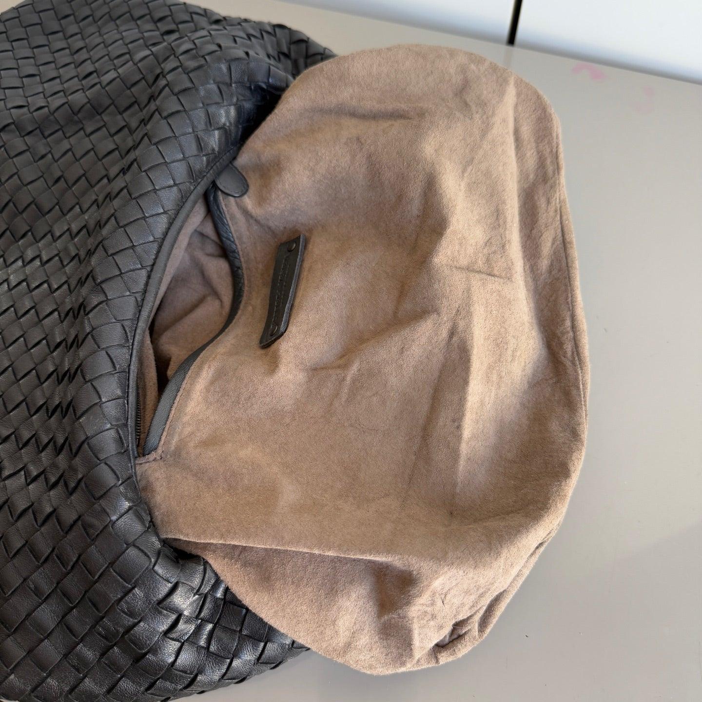 Bottega Veneta Veneta Bolso Hobo Intrecciato Mediano Piel de cordero negra 40cm en venta 8