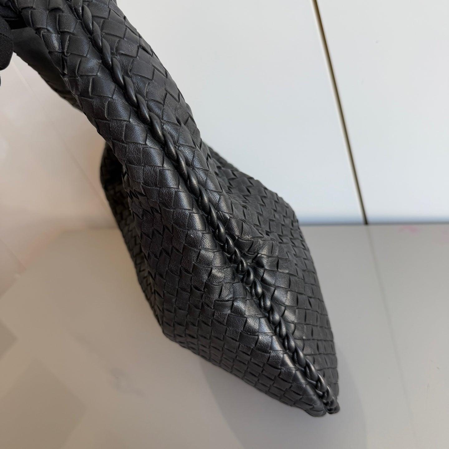 Bottega Veneta Veneta Bolso Hobo Intrecciato Mediano Piel de cordero negra 40cm Negro en venta