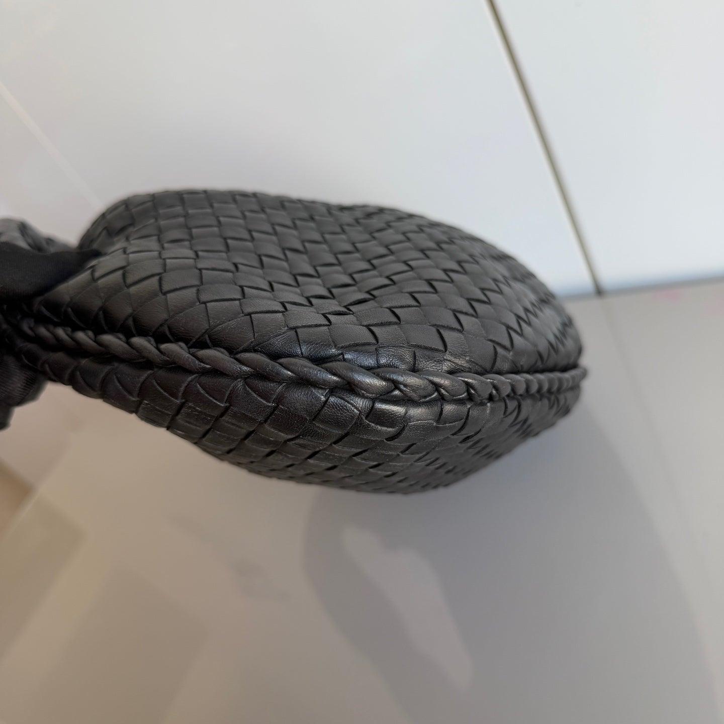 De las mujeres Bottega Veneta Veneta Bolso Hobo Intrecciato Mediano Piel de cordero negra 40cm en venta