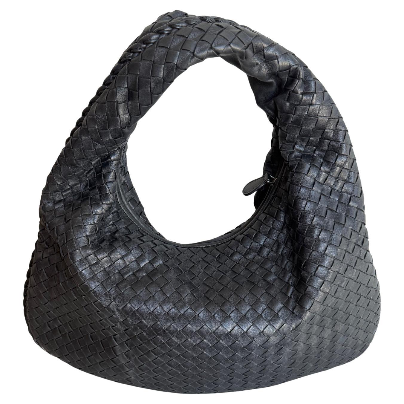 Bottega Veneta Veneta Bolso Hobo Intrecciato Mediano Piel de cordero negra 40cm en venta