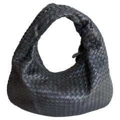 Bottega Veneta Veneta Intrecciato Hobo Bag Medium Black Lambskin leather 40cm