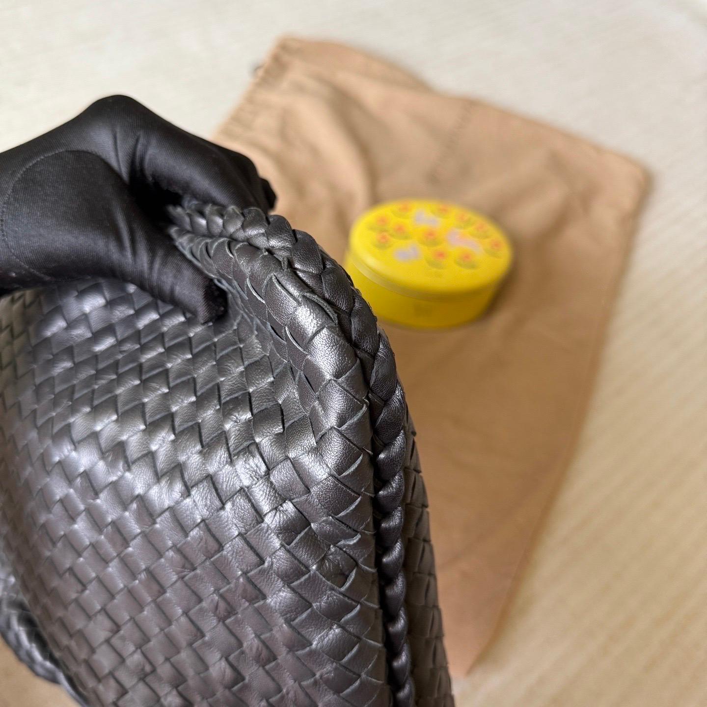 Bottega Veneta Veneta Intrecciato Hobo Bag Medium Pelle Nera 47cm in vendita 9