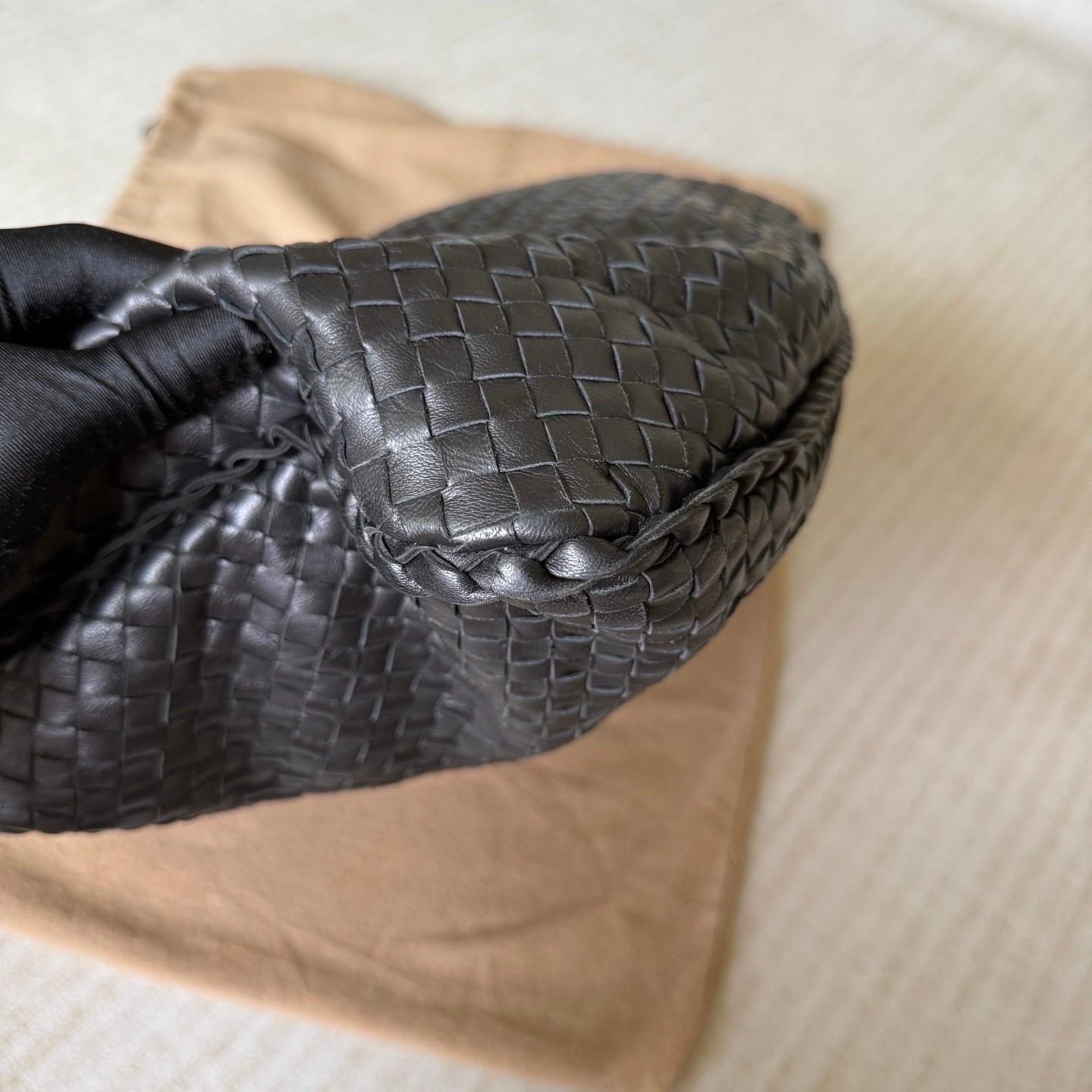 Bottega Veneta Veneta Intrecciato Hobo Bag Medium Pelle Nera 47cm in vendita 11