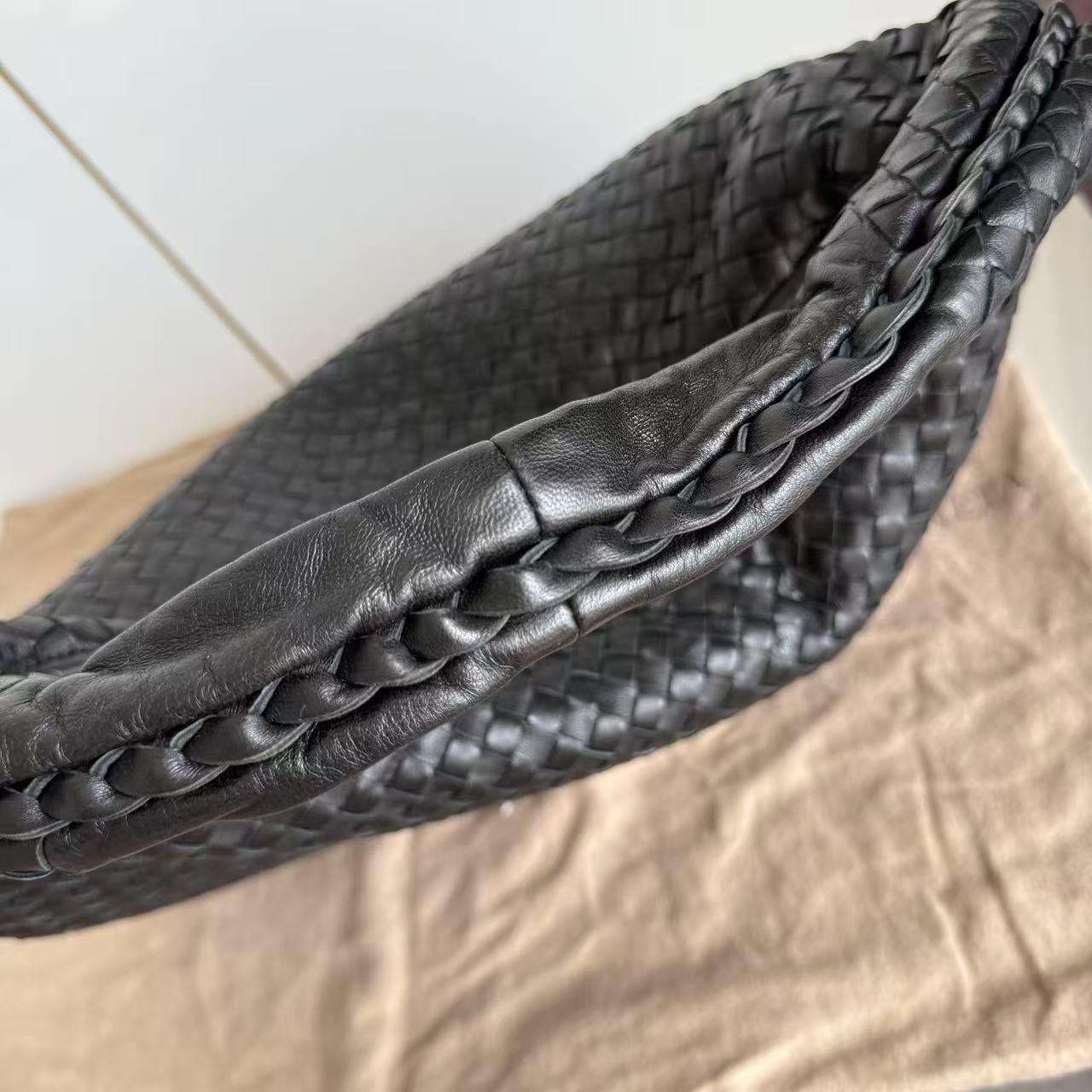 Bottega Veneta Veneta Intrecciato Hobo Bag Medium Black Leather 47cm For Sale 13
