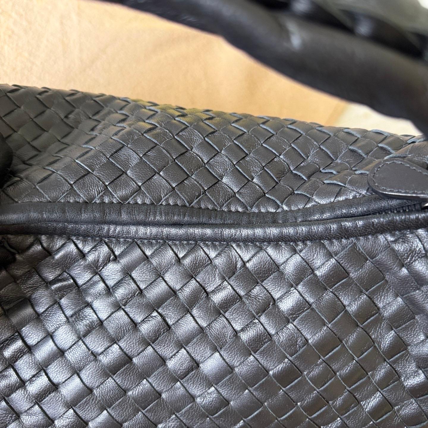 Bottega Veneta Veneta Intrecciato Hobo Bag Medium Pelle Nera 47cm in vendita 13