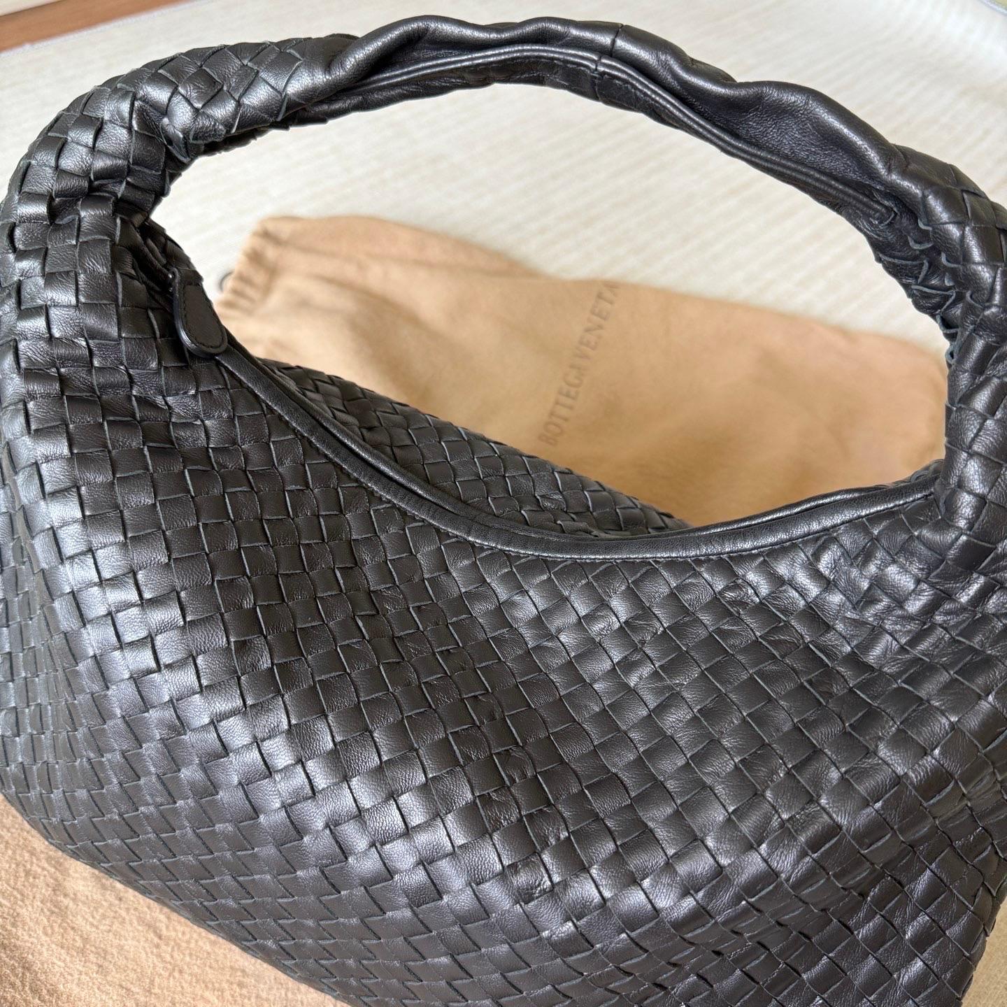 Nero Bottega Veneta Veneta Intrecciato Hobo Bag Medium Pelle Nera 47cm in vendita