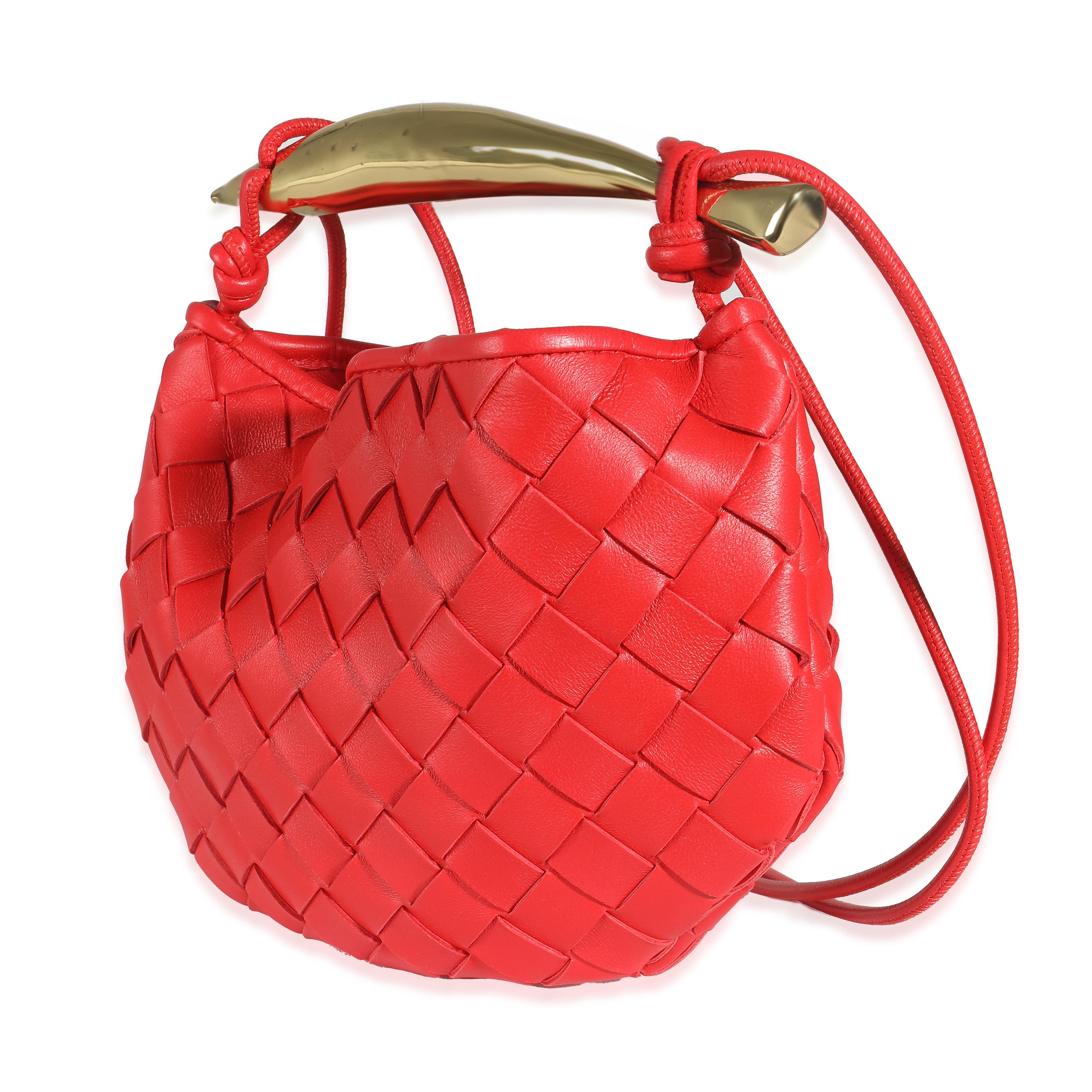Bottega Veneta Vernis Nappa Intrecciato Mini Sardine In Excellent Condition For Sale In New York, NY