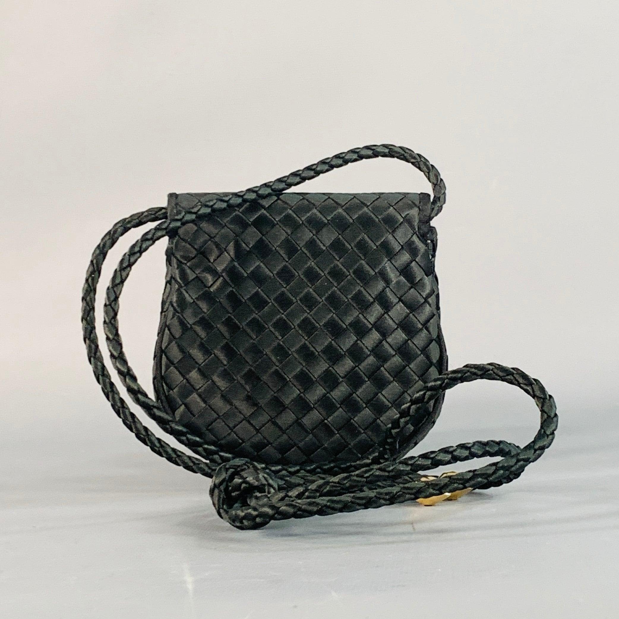 BOTTEGA VENETA Vintage 1990er Schwarz gewebt Intrecchiato Seide Mini Handtasche im Angebot 1