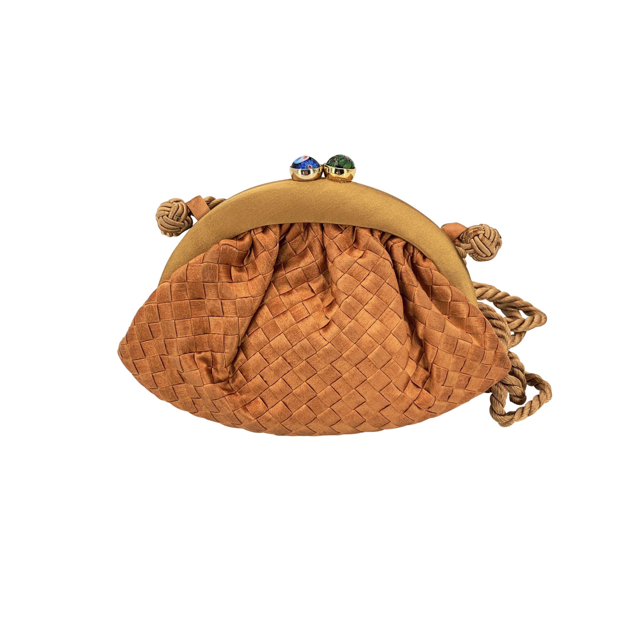 Beige Bottega Veneta Vintage Sac à bandoulière Murrine en satin tissé beige en vente