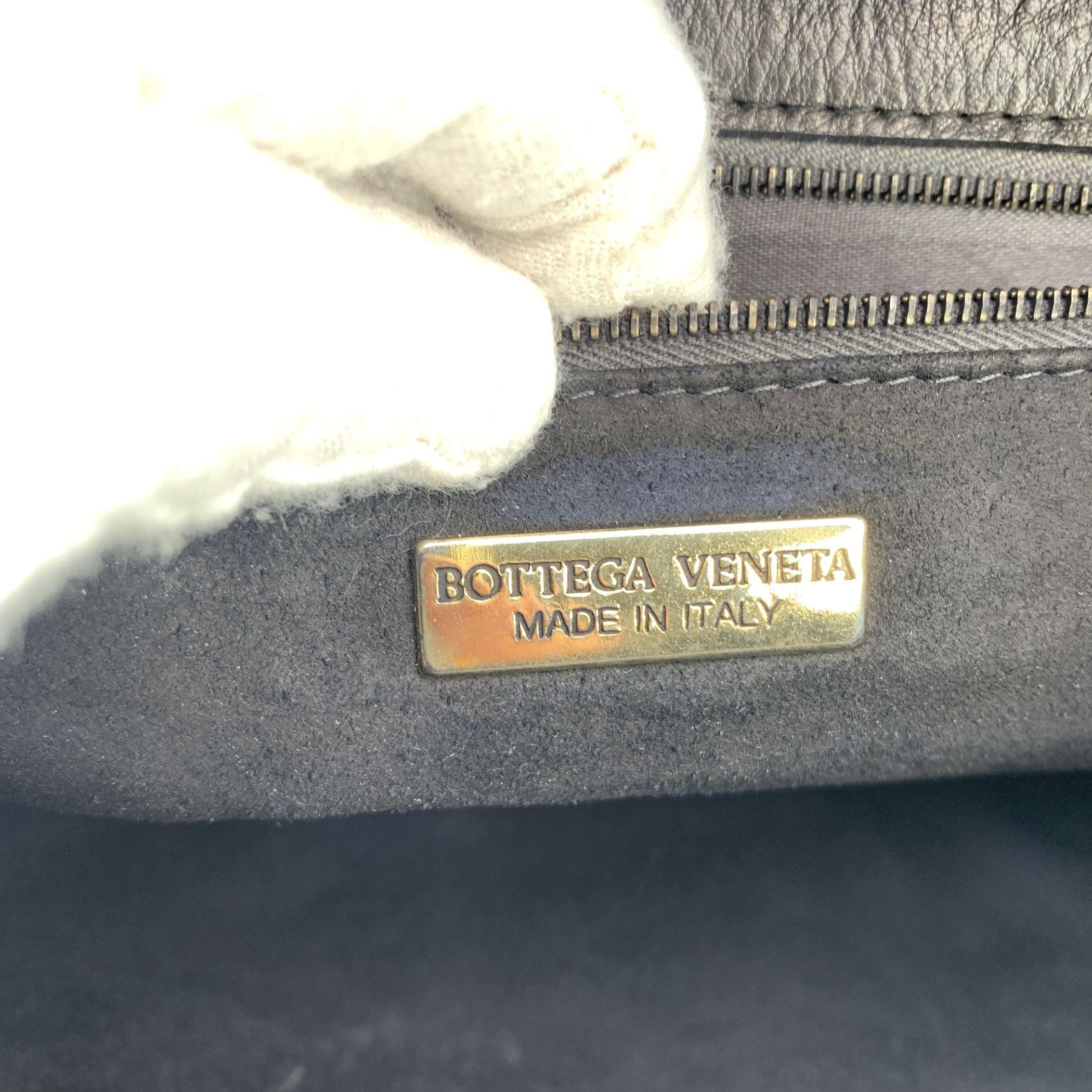 Bottega Veneta Vintage Black Leather Tote Shoulder Bag Unisexe en vente
