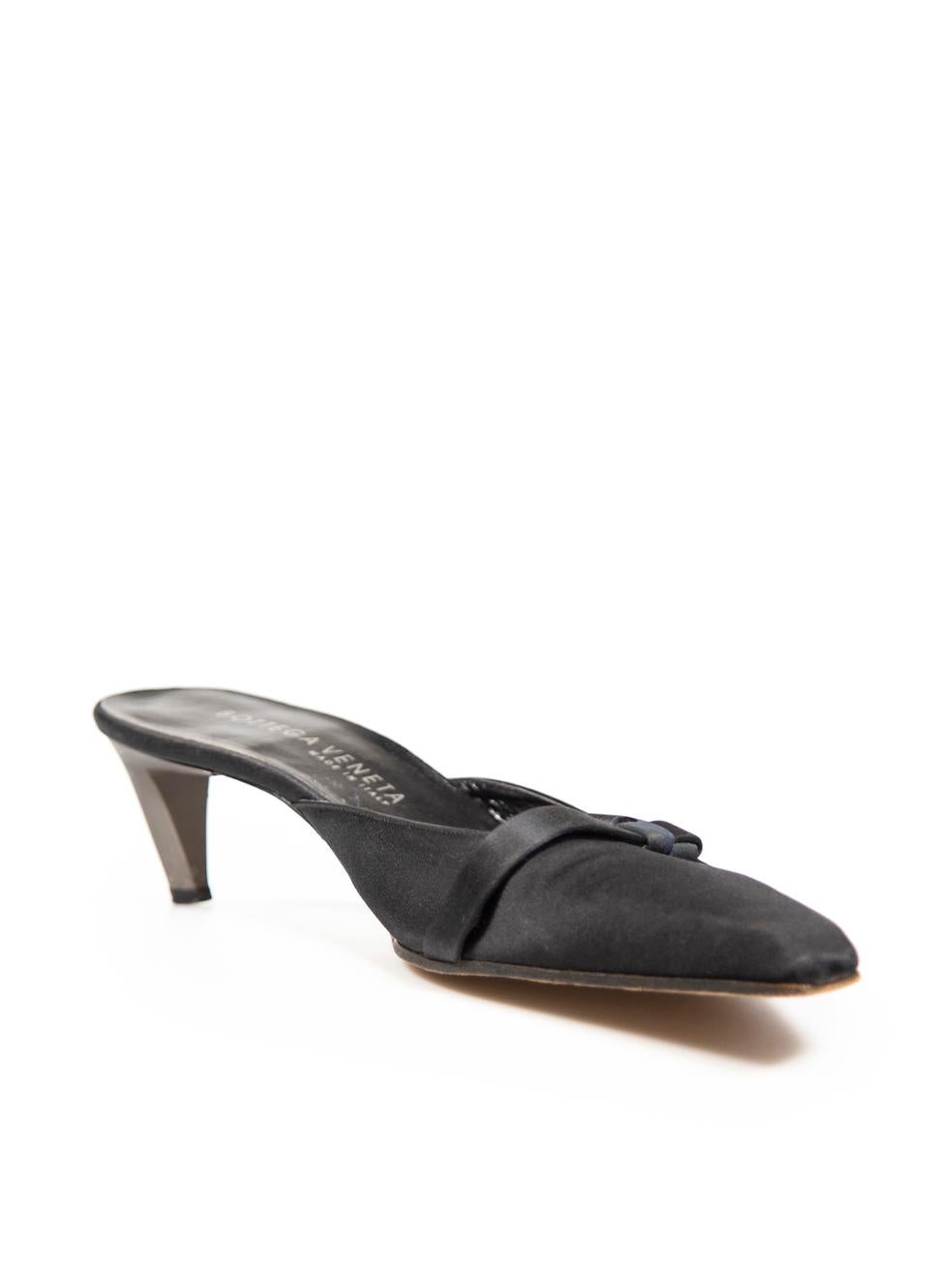 CONDITION is Very good. Minimal wear to shoes is evident. Minimal wear to both uppers with marks to the satin and both shoes also have scratches and indents to the heels on this used Bottega Veneta designer resale item.
 
 Details
 Vintage
 Black
