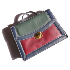 Geprägte Trapezoidale Umhängetasche von Bottega Veneta mit Vintage-Farbblock-Griff