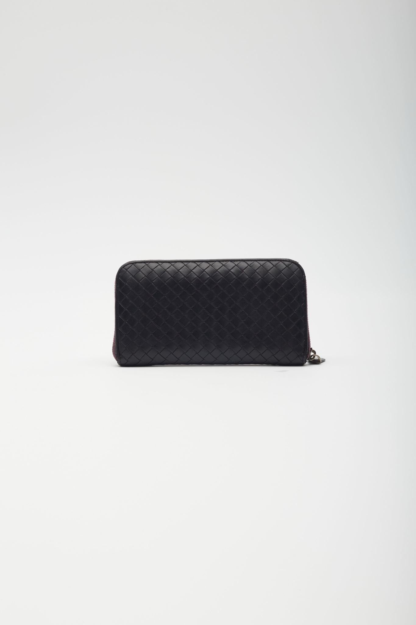 Bottega Veneta Vintage Intrecciato Black Intrecciato Zip Wallet In Good Condition In Montreal, Quebec