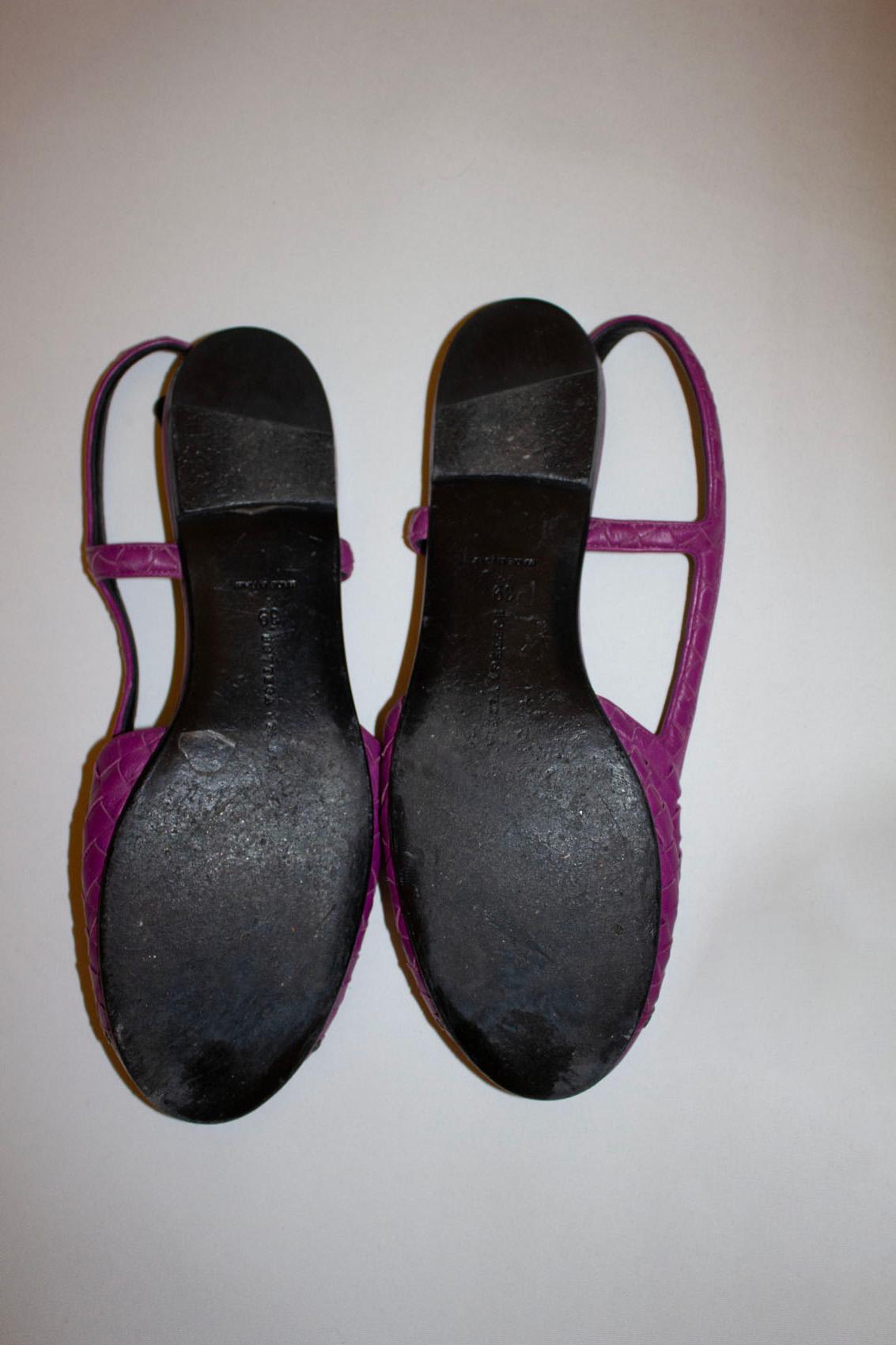 Noir Chaussures Vintage Magenta de Bottega Veneta en vente