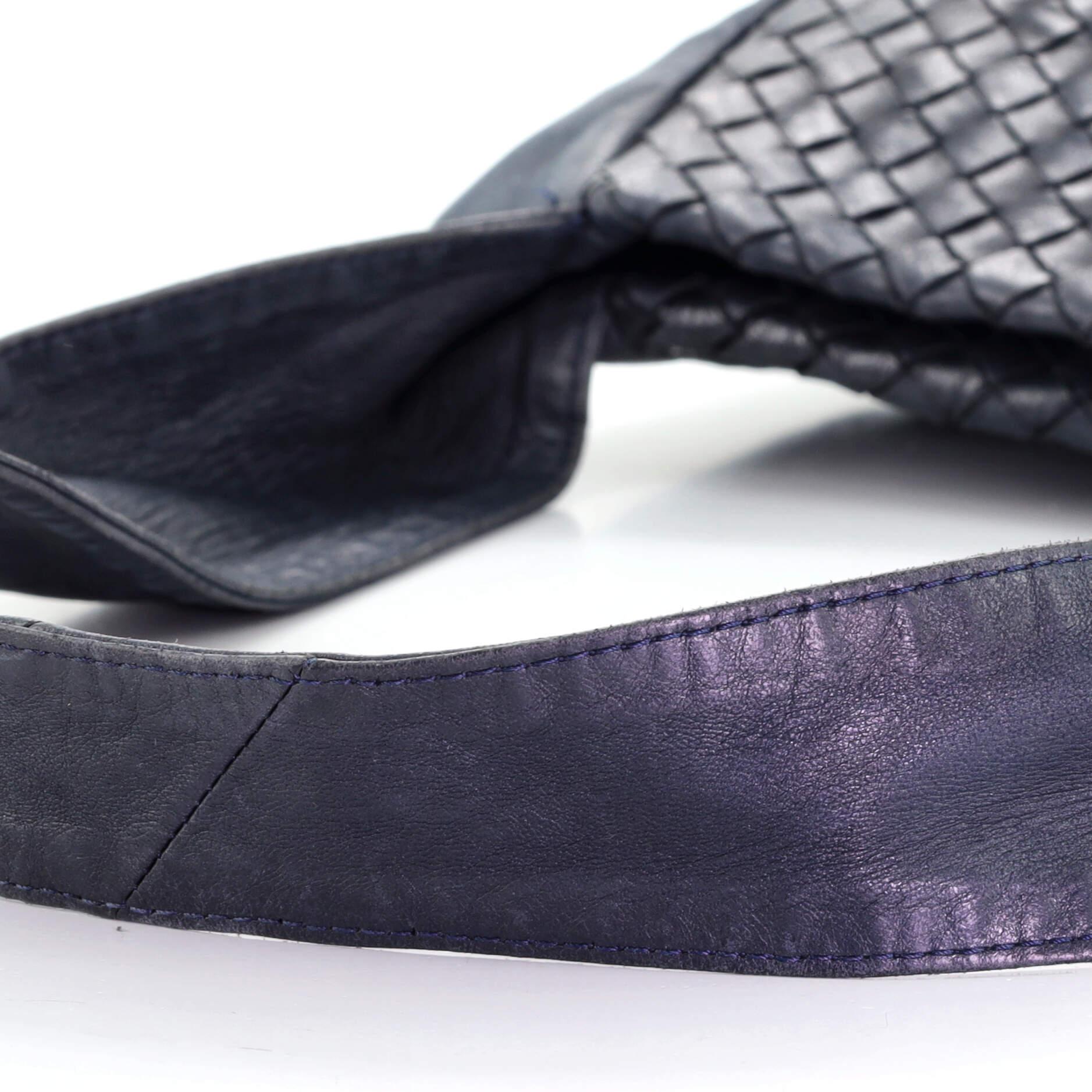Bottega Veneta Vintage Open Messenger Bag Intrecciato Leather Medium 2
