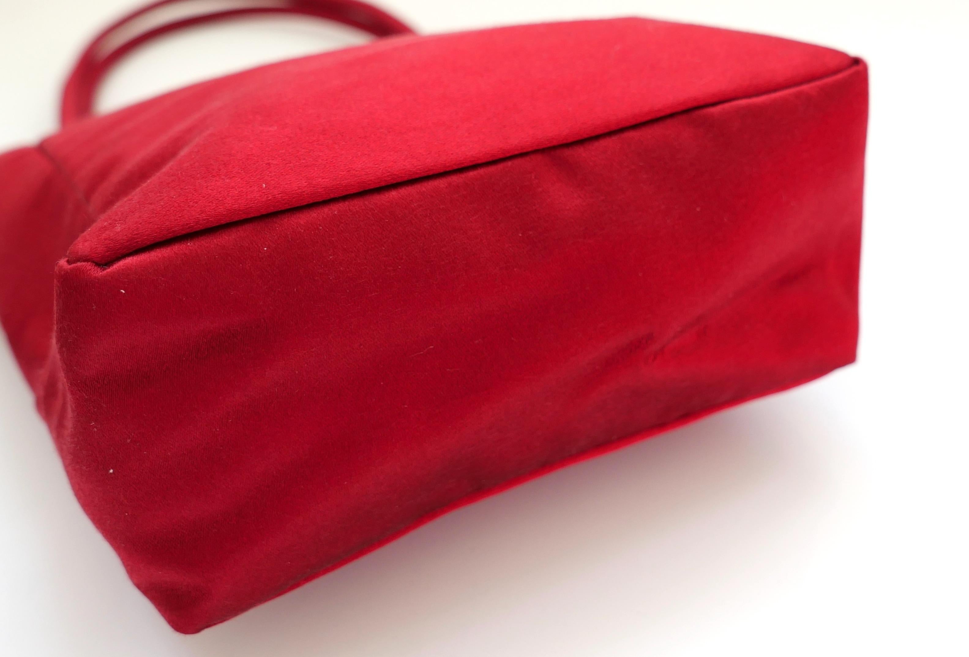 Women's Bottega Veneta Vintage Red Satin 1990s Bag