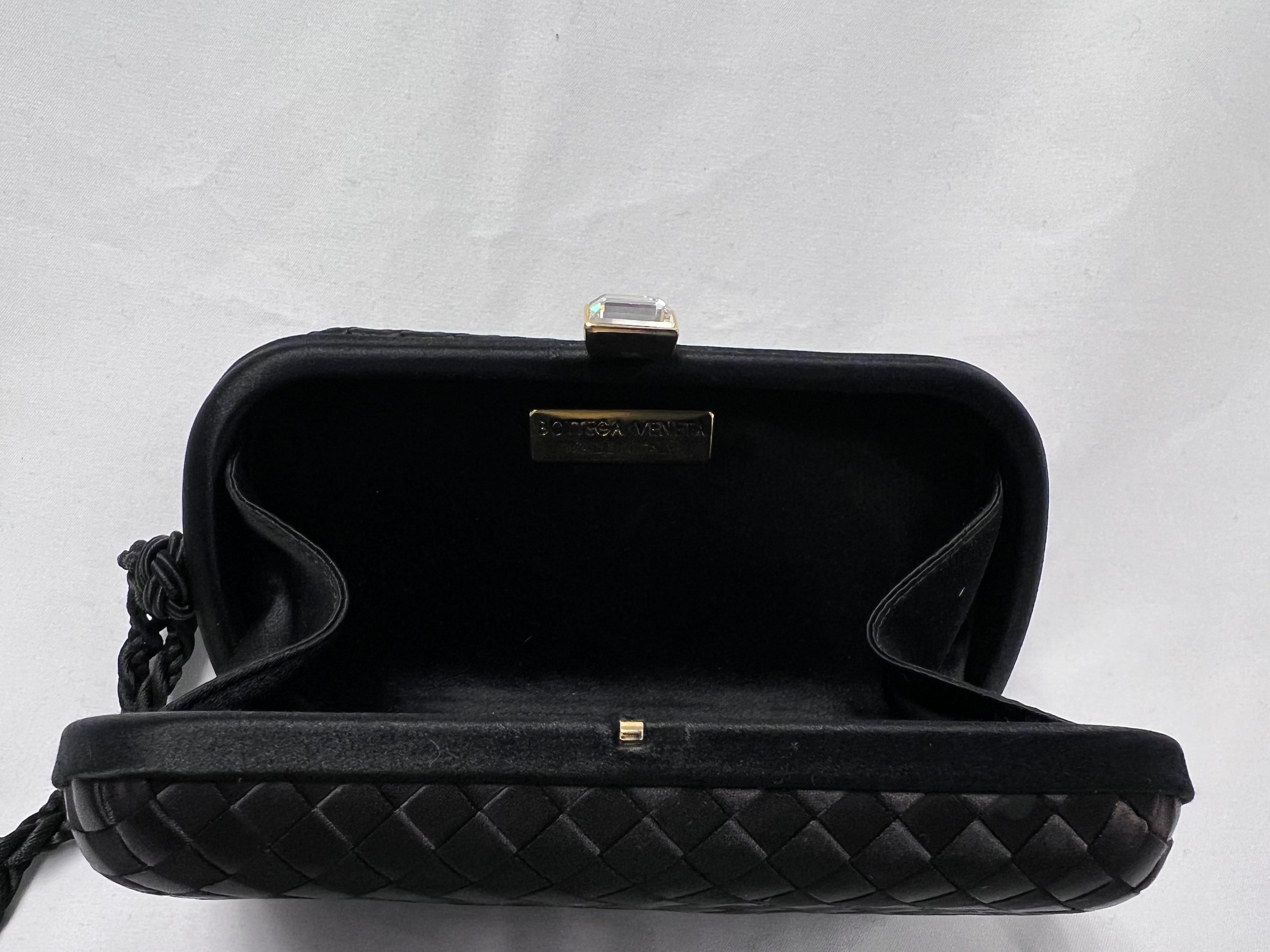 Bottega Veneta Vintage Satin Intrecciato Box Clutch In New Condition In West Hartford, CT