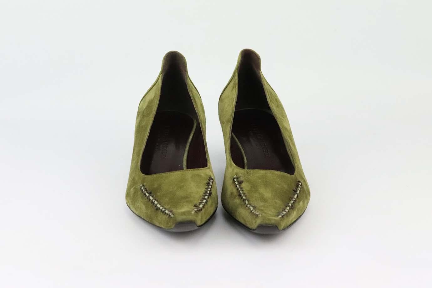 These Vintage pumps by Bottega Veneta are a classic style that will never date, made in Italy from supple green suede, they have pointed toes with whip stitched detail along the toe and comfortable 38 mm heels to take you from morning meetings to