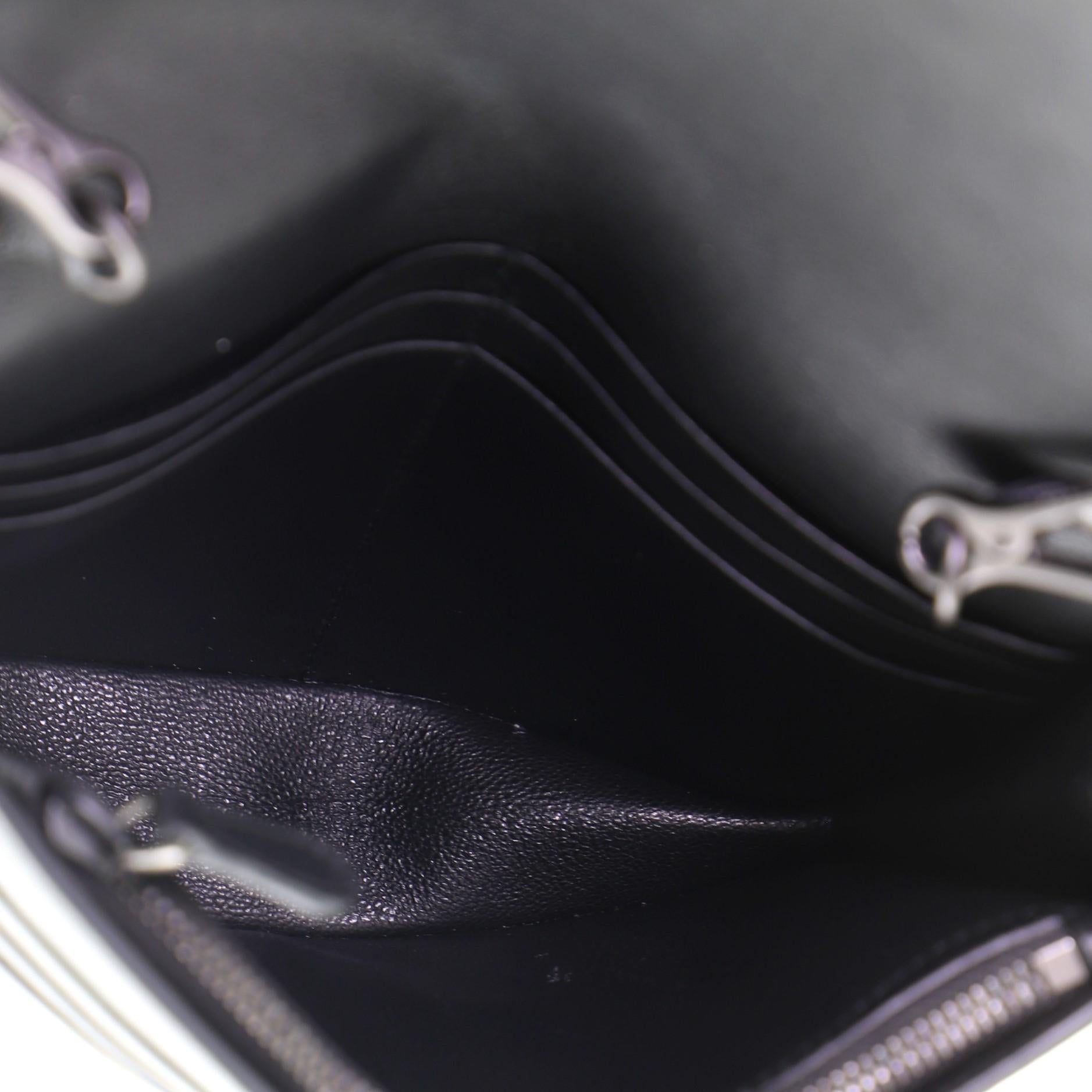 Portemonnaie von Bottega Veneta aus schwarzem Leder mit Kette und Perlenverzierung Damen im Angebot