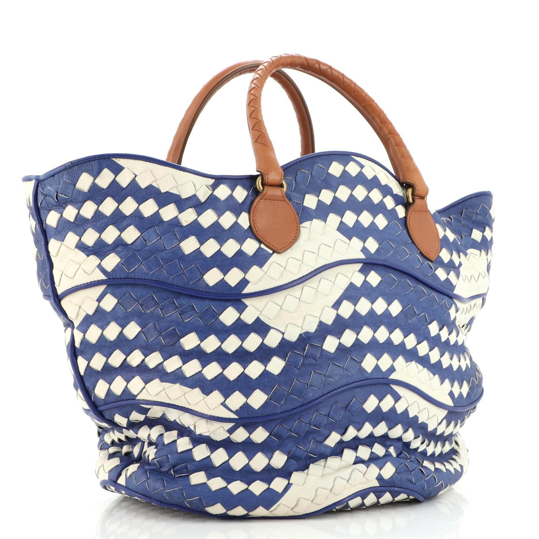 Gray Bottega Veneta Wave Bucket Bag Intrecciato Nappa Medium