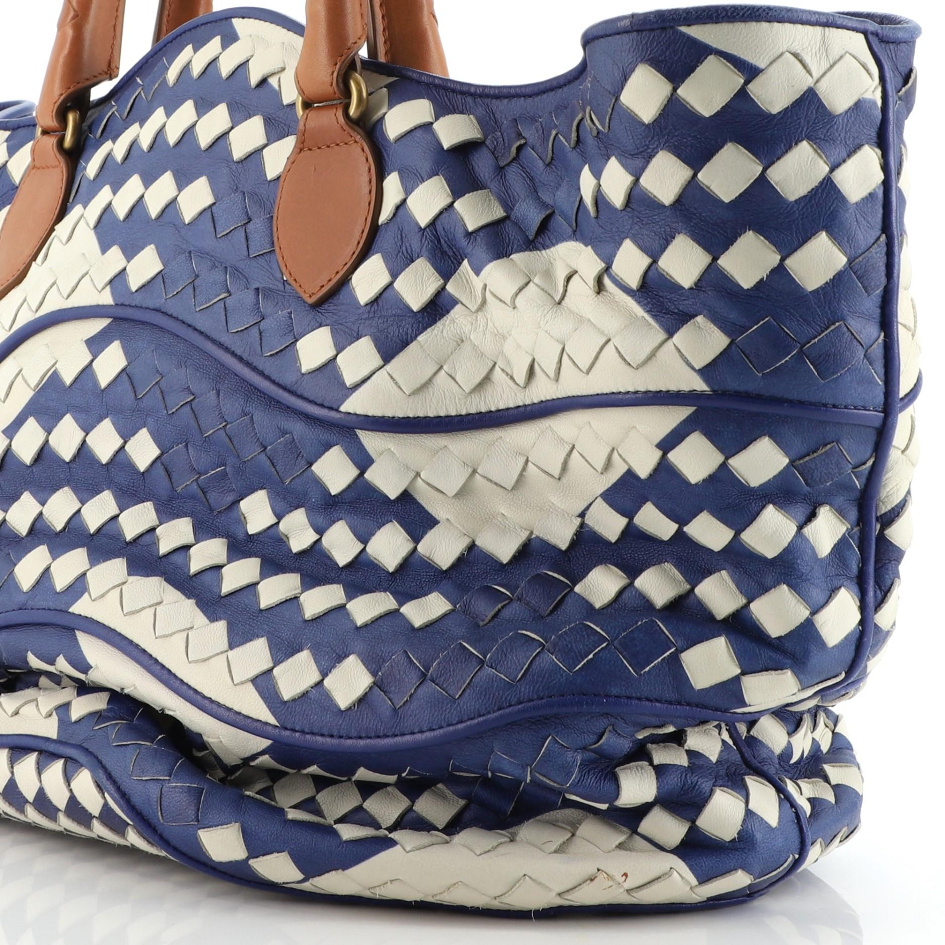 Bottega Veneta Wave Bucket Bag Intrecciato Nappa Medium 1