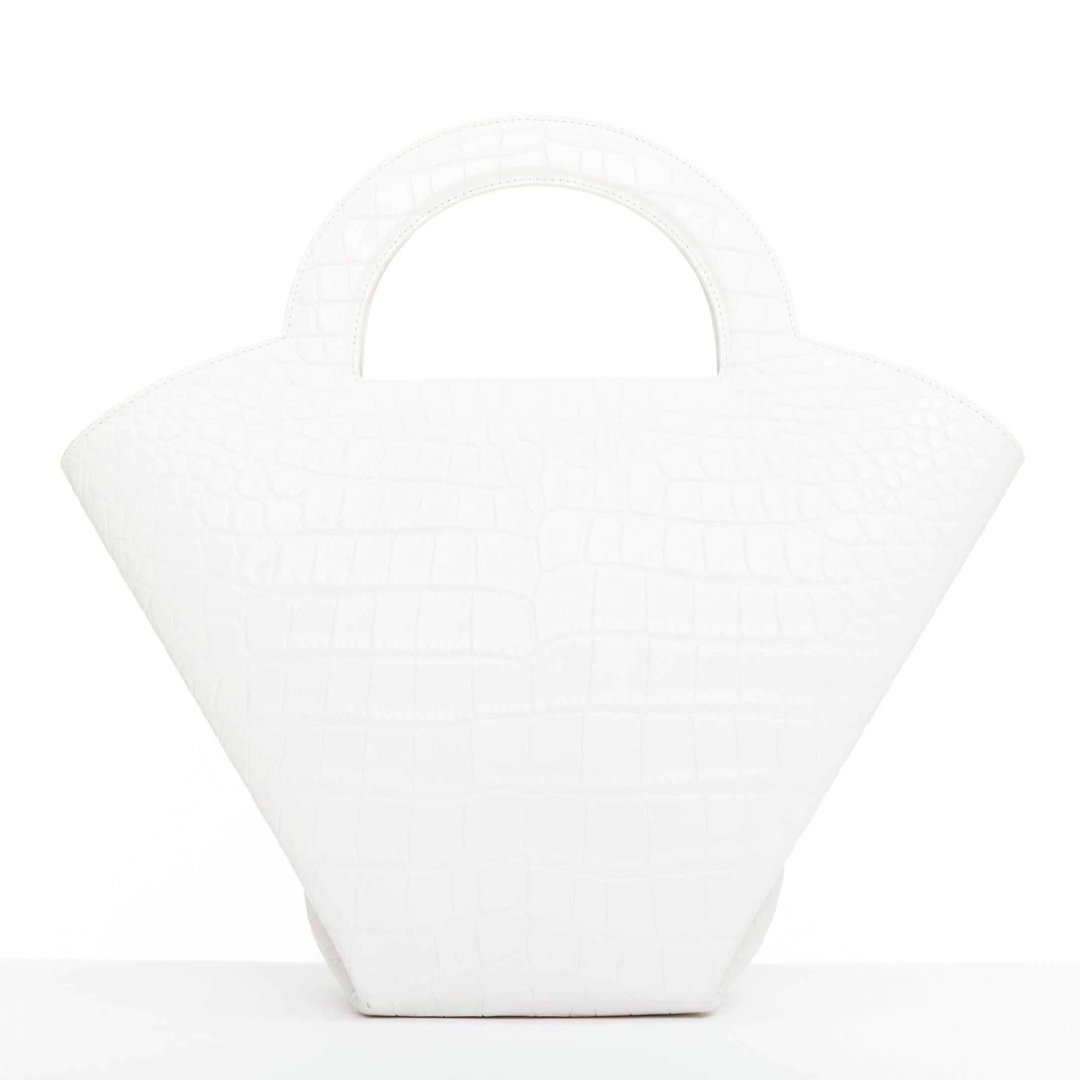 BOTTEGA VENETA Tote Bag aus weißem, schuppengeprägtem Leder mit Henkel Damen im Angebot