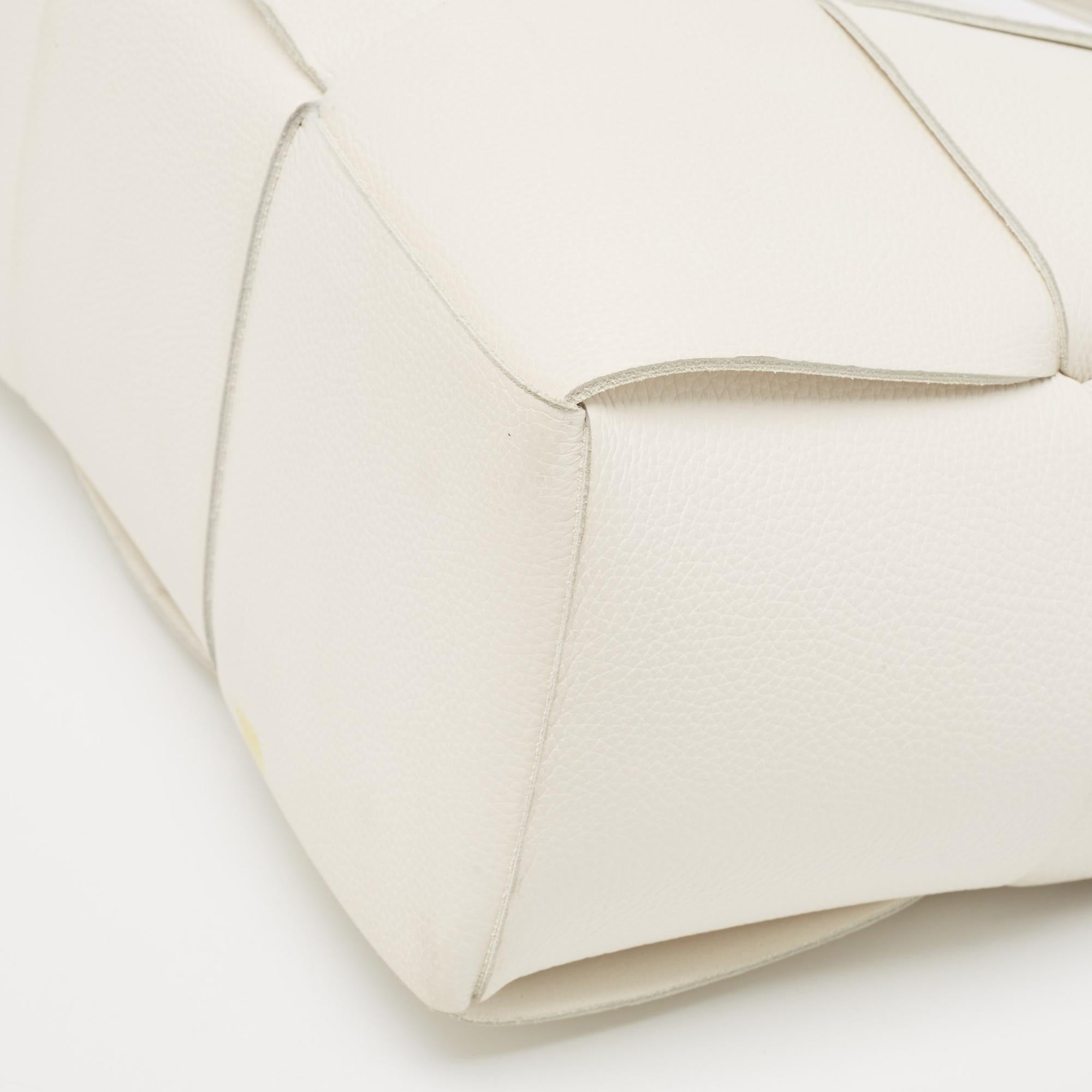 Women's Bottega Veneta White Intrecciato Leather Arco Tote For Sale