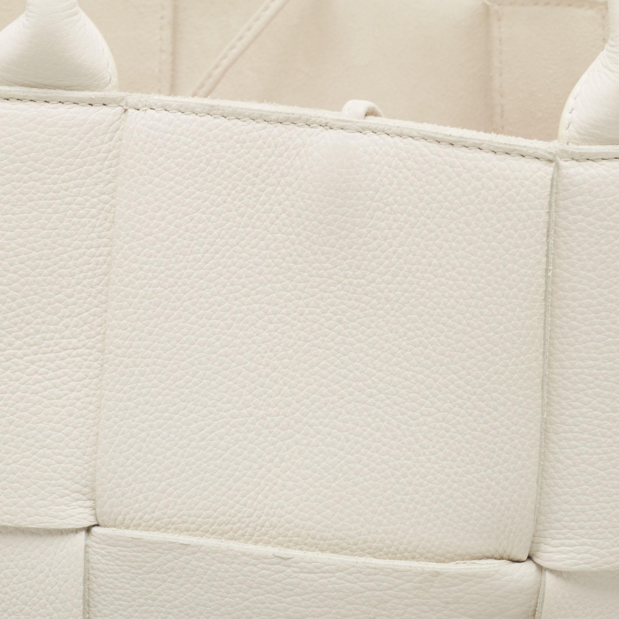 Bottega Veneta White Intrecciato Leather Arco Tote For Sale 5