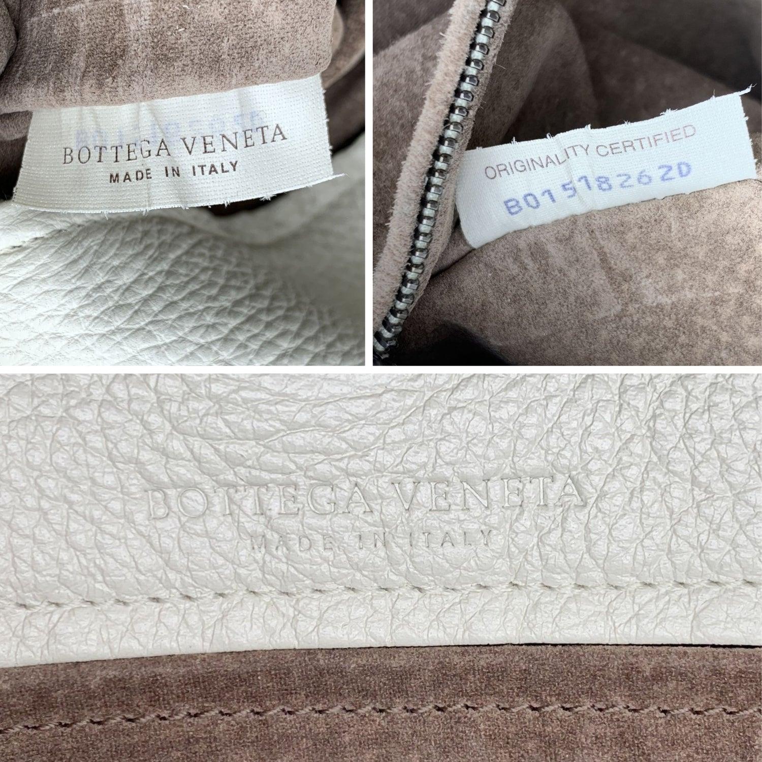 Bottega Veneta Weiße Intrecciato gewebte Tote Bag aus Leder Damen im Angebot