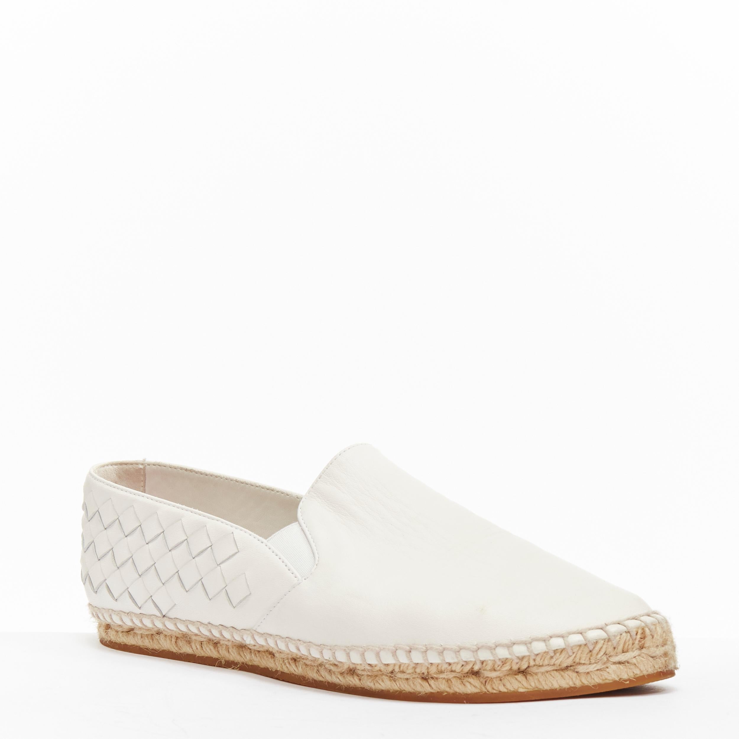 BOTTEGA VENETA white intrecciato woven leather espadrille flats shoes EU37
Reference: LNKO/A02100
Brand: Bottega Veneta
Designer: Tomas Maier
Material: Leather
Color: White
Pattern: Solid
Closure: Slip On
Lining:  Leather
Extra Details: Signature