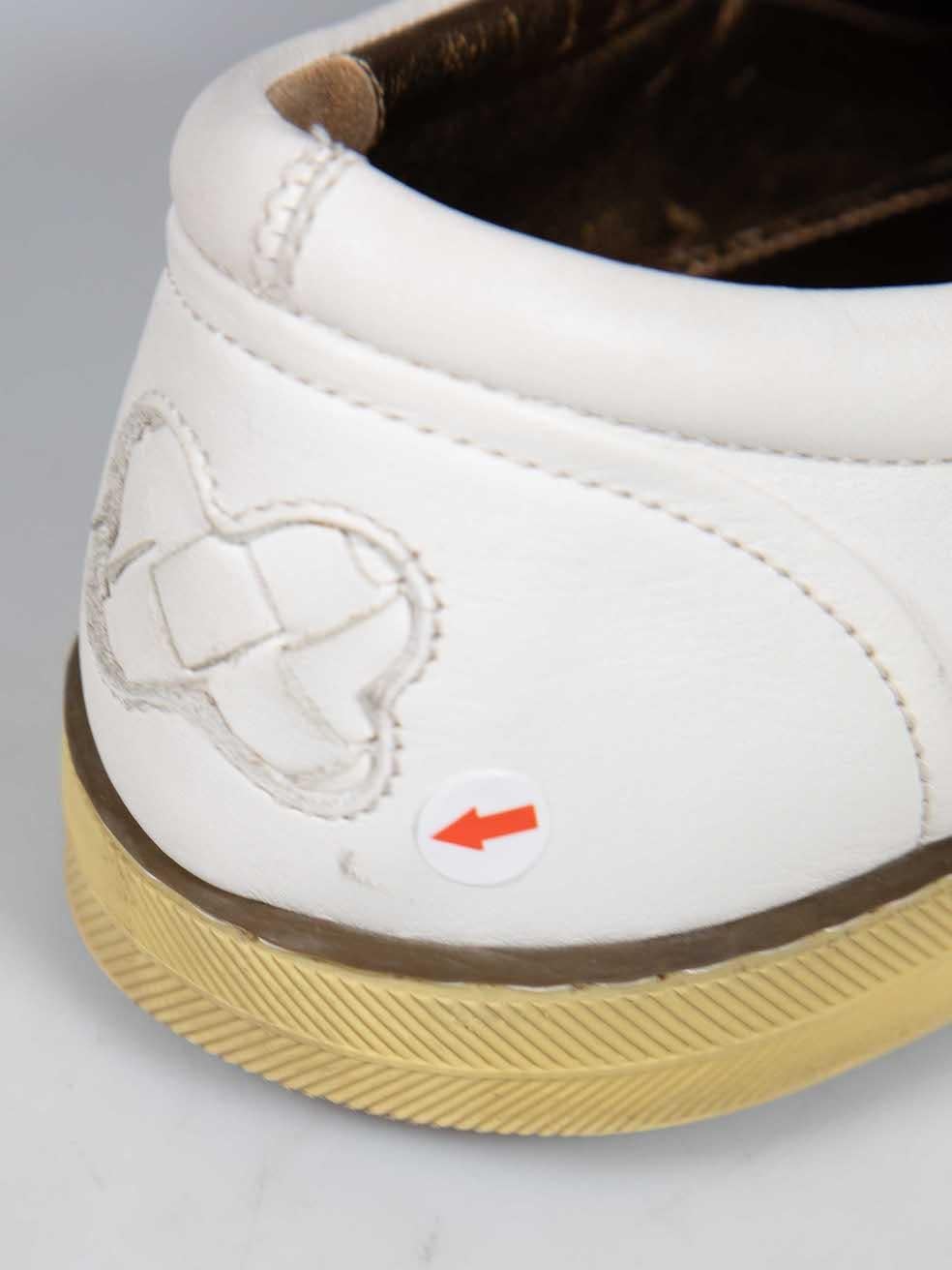 Bottega Veneta Weiße Schmetterlings-Turnschuhe aus Leder Größe IT 37,5 im Angebot 1