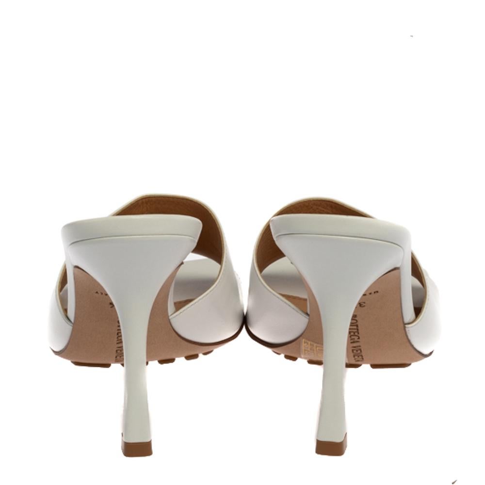 Women's Bottega Veneta White Leather Square Toe Slide Sandals Size 37.5