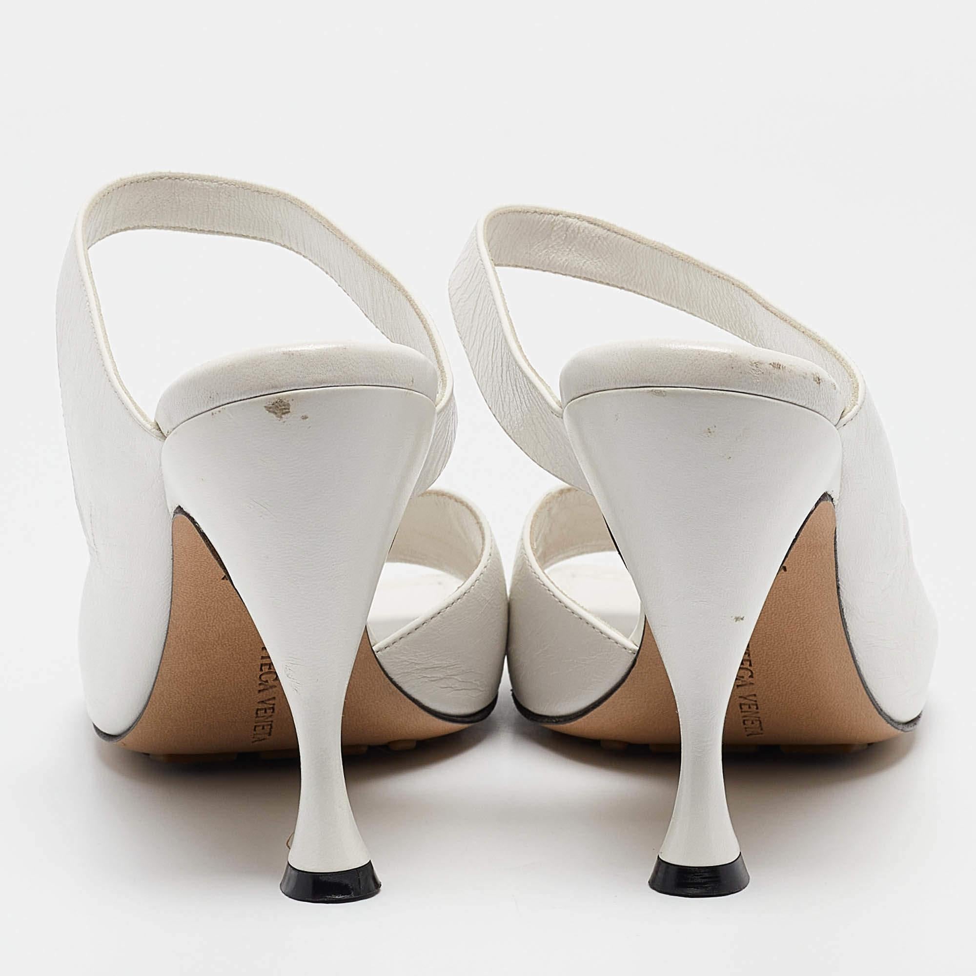  Bottega Veneta - Sandales en cuir blanc à bouts carrés - Slide - Taille 40 Pour femmes 