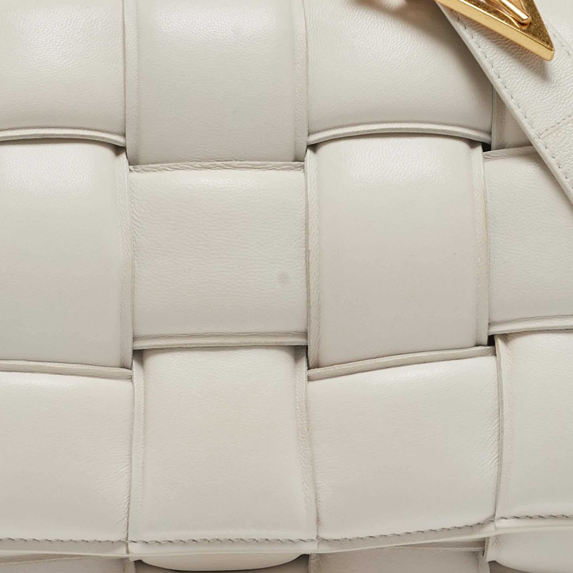 Women's Bottega Veneta White Padded Leather Cassette Shoulder Bag For Sale