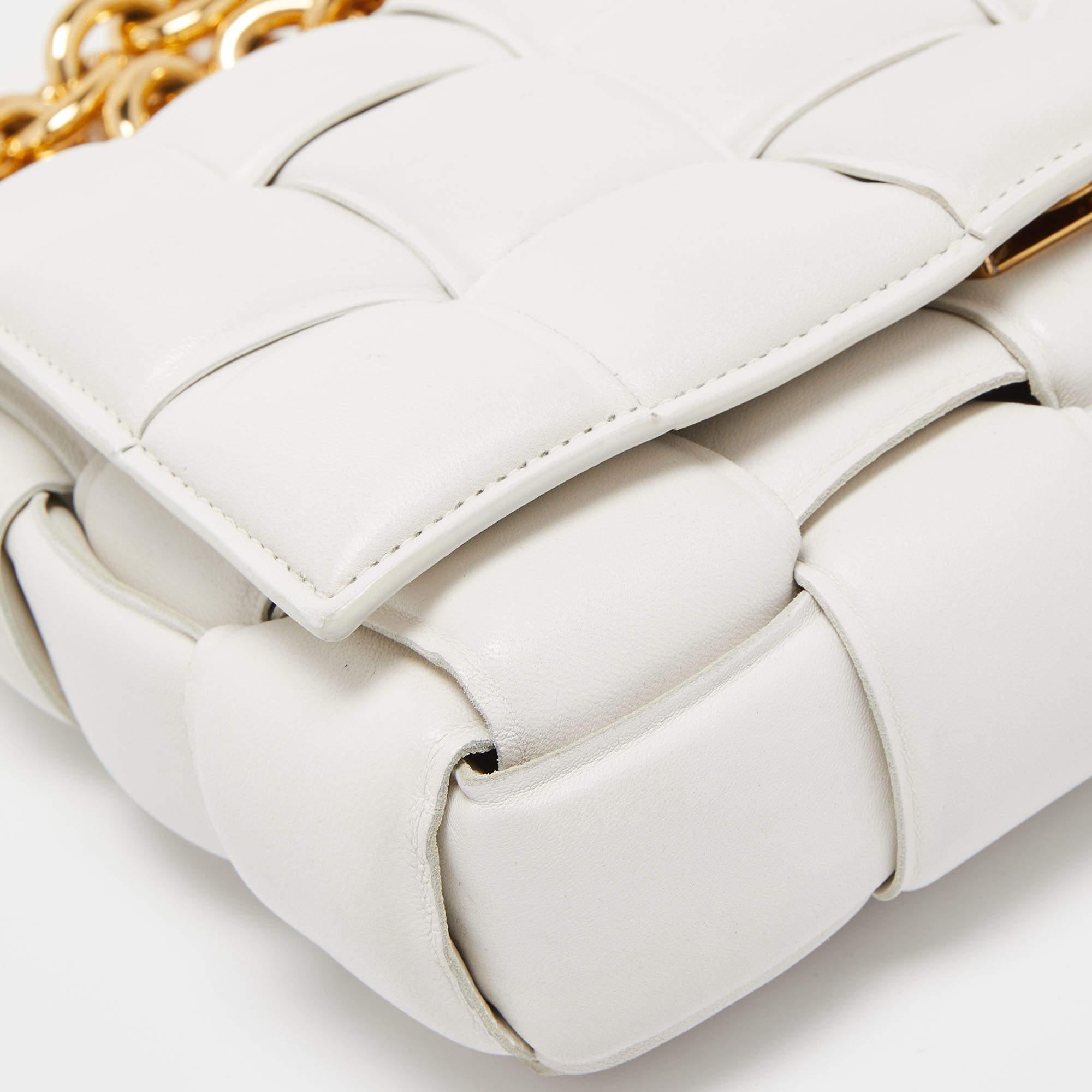 Bottega Veneta White Padded Leather Chain Cassette Shoulder Bag For Sale 6