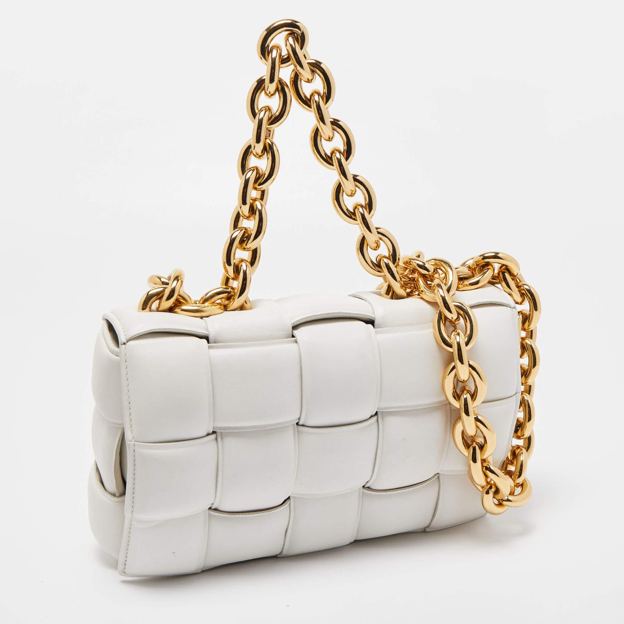 Women's Bottega Veneta White Padded Leather Chain Cassette Shoulder Bag For Sale