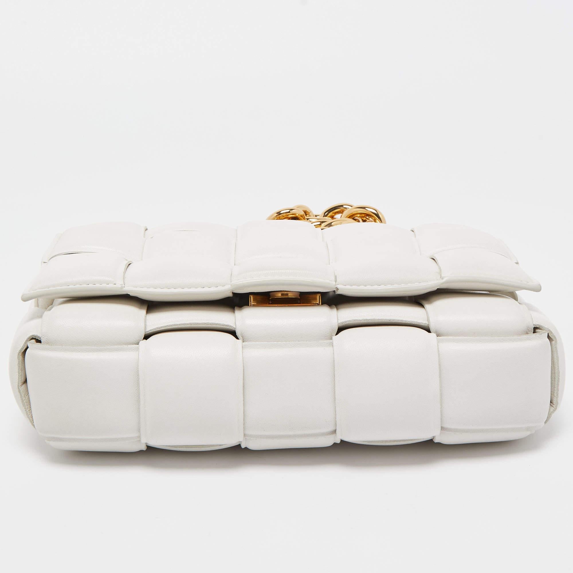 Bottega Veneta White Padded Leather Chain Cassette Shoulder Bag For Sale 1