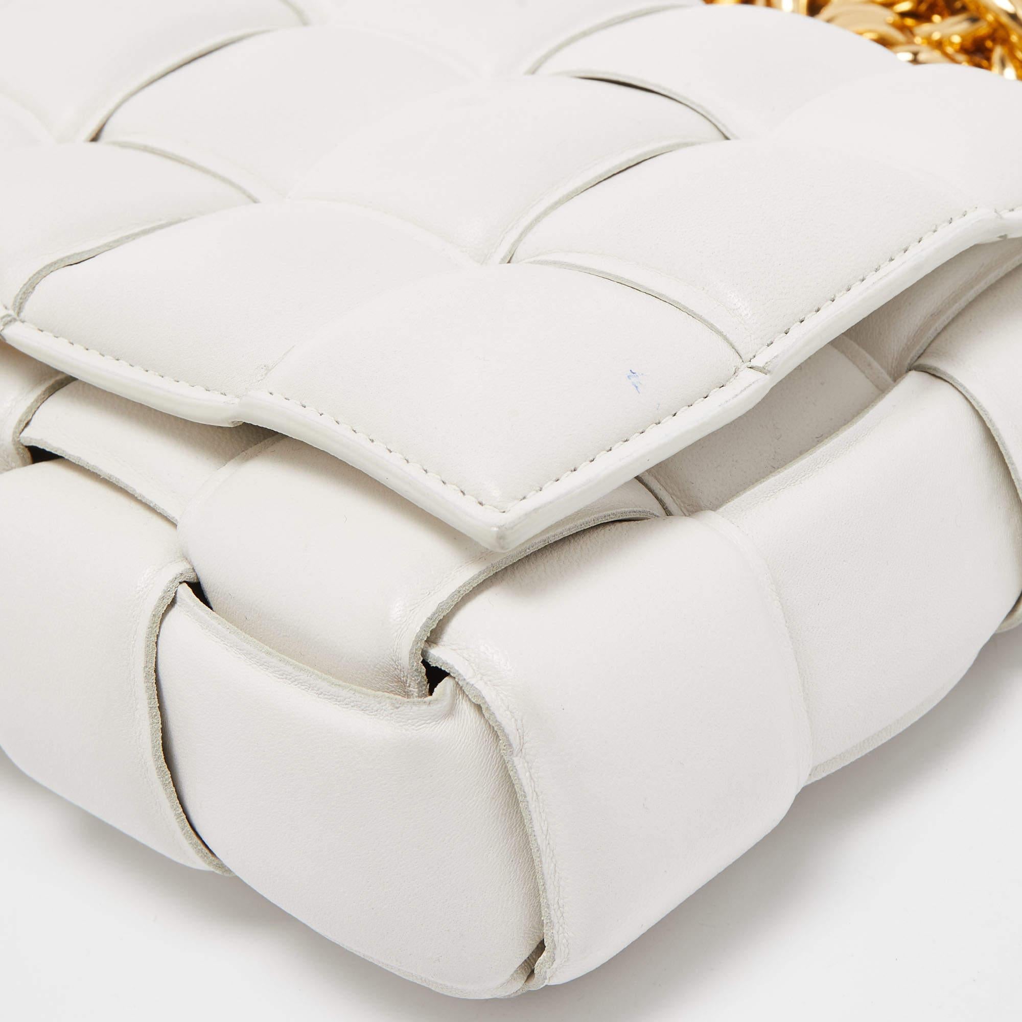Bottega Veneta White Padded Leather Chain Cassette Shoulder Bag For Sale 5