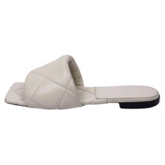 Bottega Veneta White Quilted Leather Flat Slides - EU 38