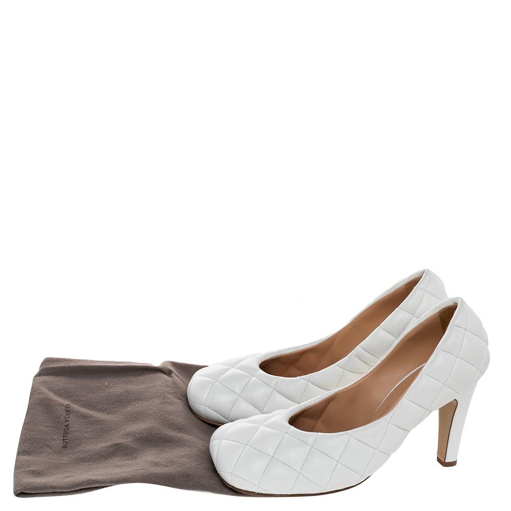 Women's Bottega Veneta White Quilted Leather Padded Bloc Square Toe Pumps Size 37
