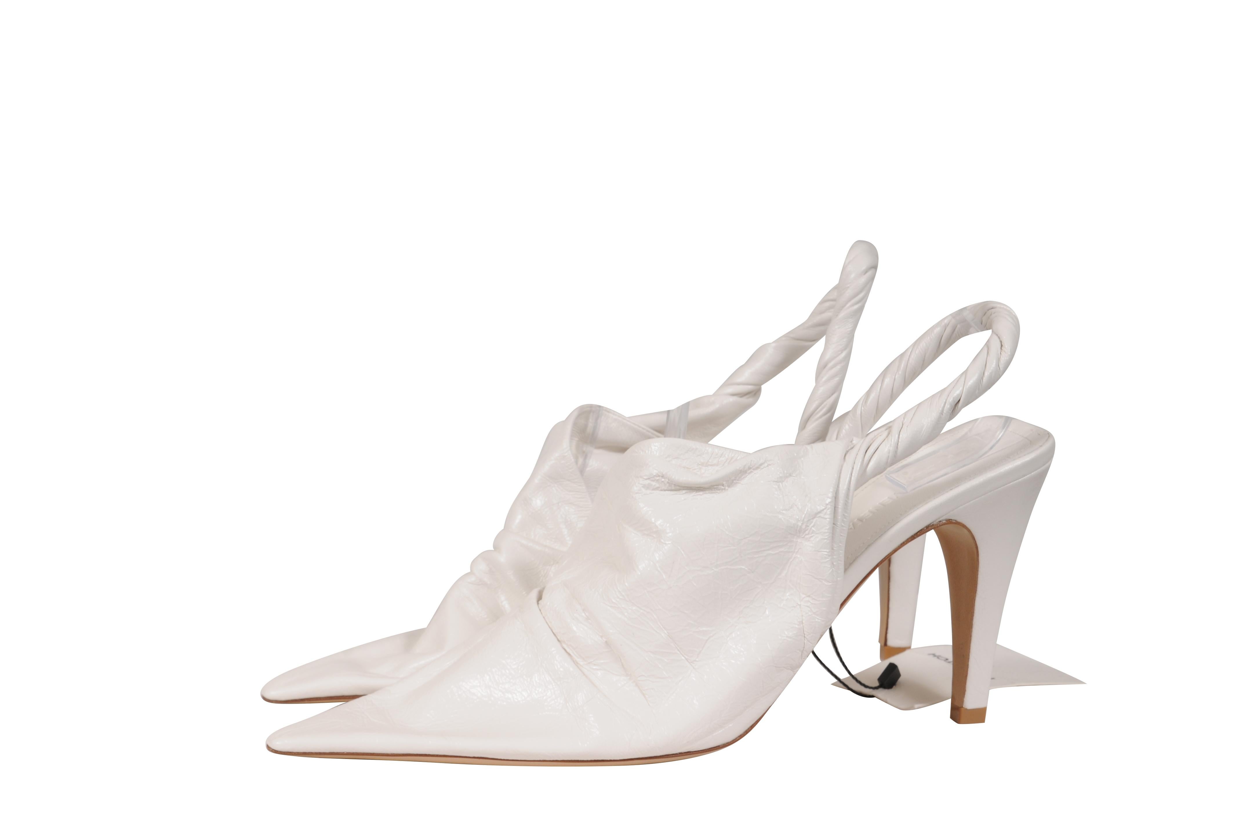 Bottega Veneta Women Twist Crinkle The Point Mules US 9.5 EU 39.5 White Leather en Nuevo estado para la venta en North Miami, FL