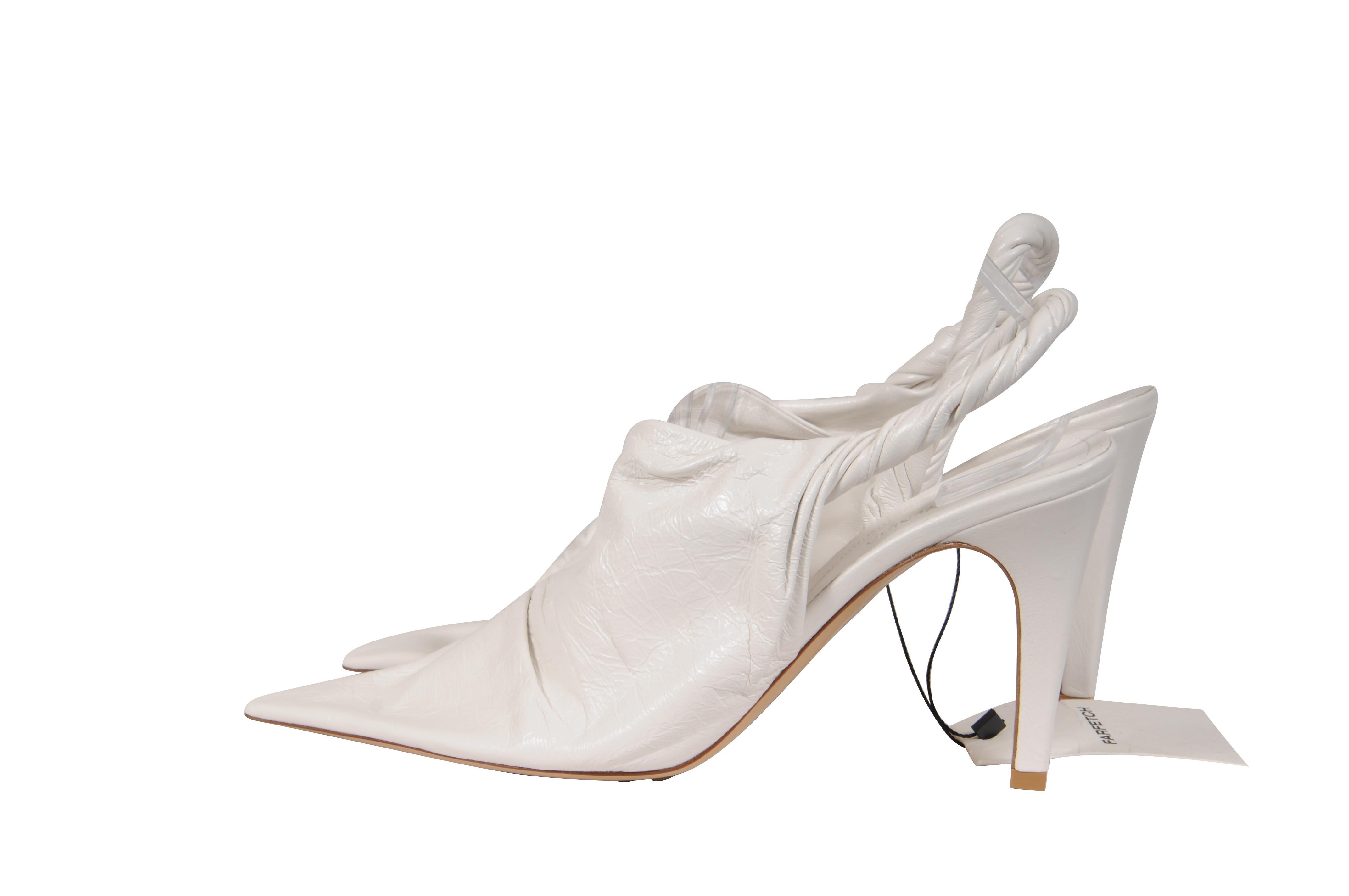 De las mujeres Bottega Veneta Women Twist Crinkle The Point Mules US 9.5 EU 39.5 White Leather en venta