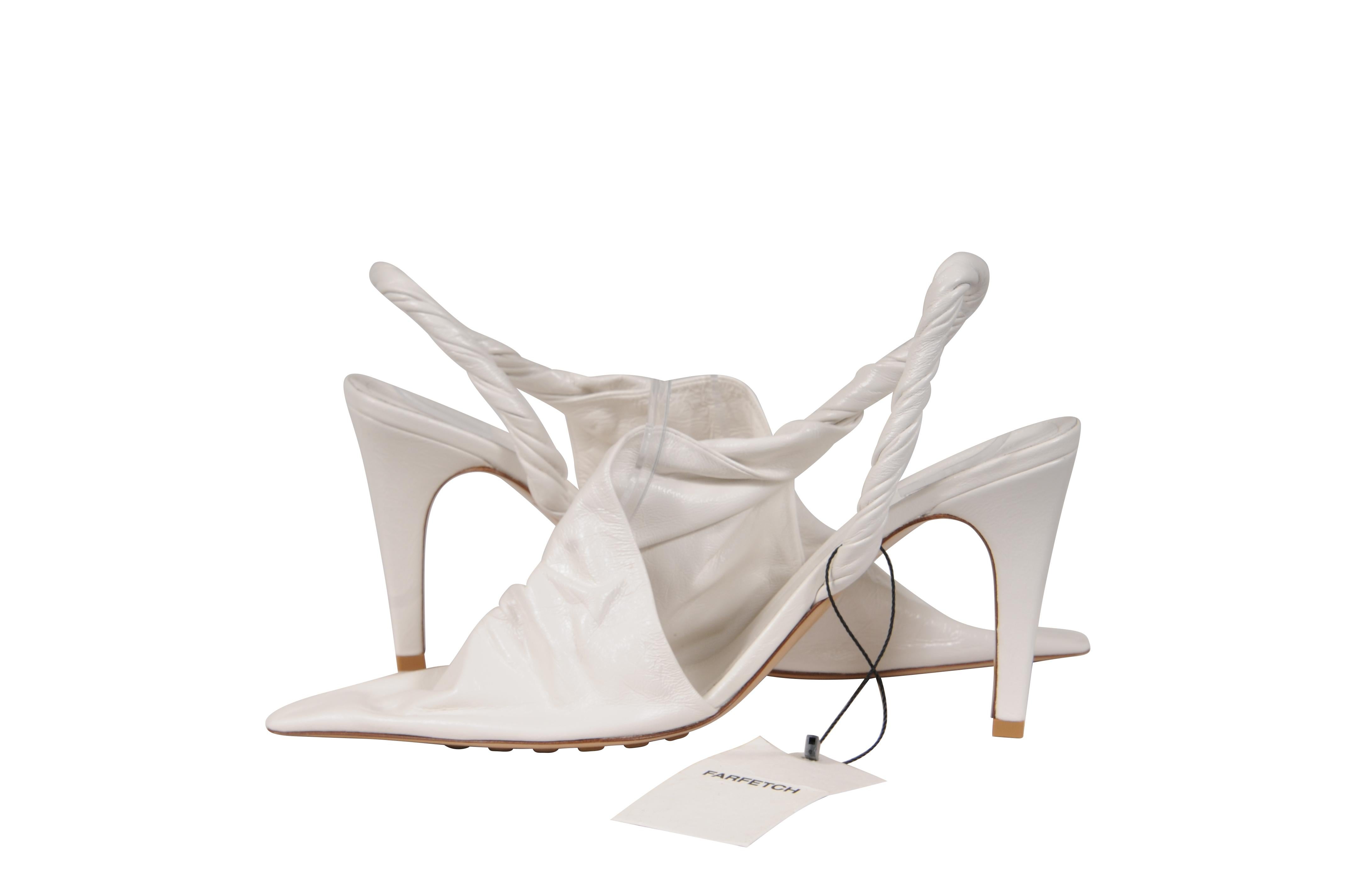 Bottega Veneta Women Twist Crinkle The Point Mules US 9.5 EU 39.5 White Leather en venta 4