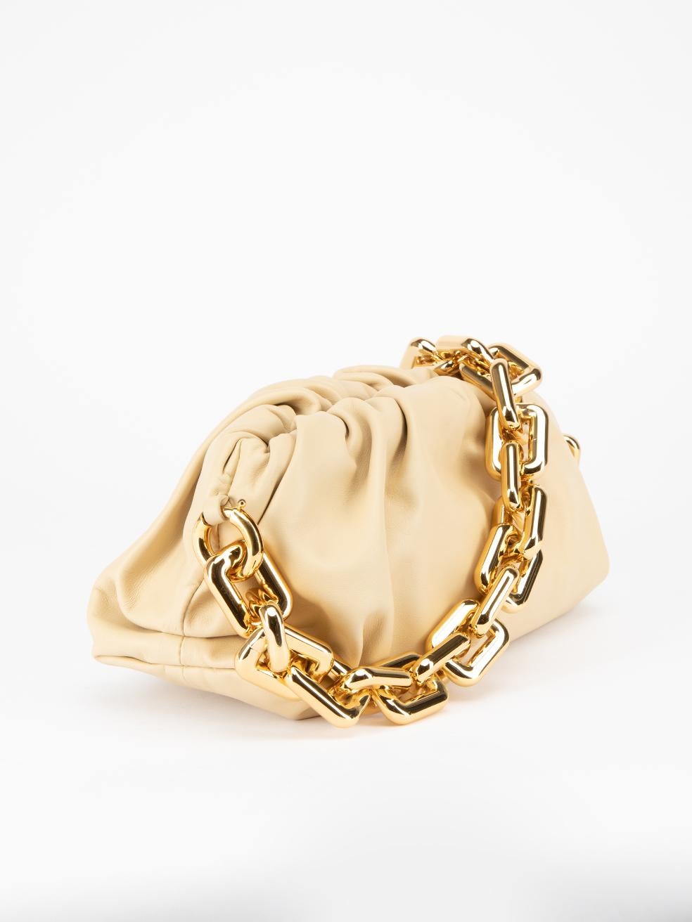 CONDITION is Very good. Minimal wear to bag is evident. Very minimal wear to the gold chain strap which lightly scuffed and thee is a small pink stain at the opening of the bag on this used Bottega Veneta designer resale item. This item comes with