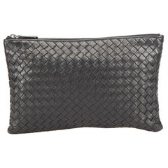 Bottega Veneta Women
s Black Leather Intrecciato Clutch